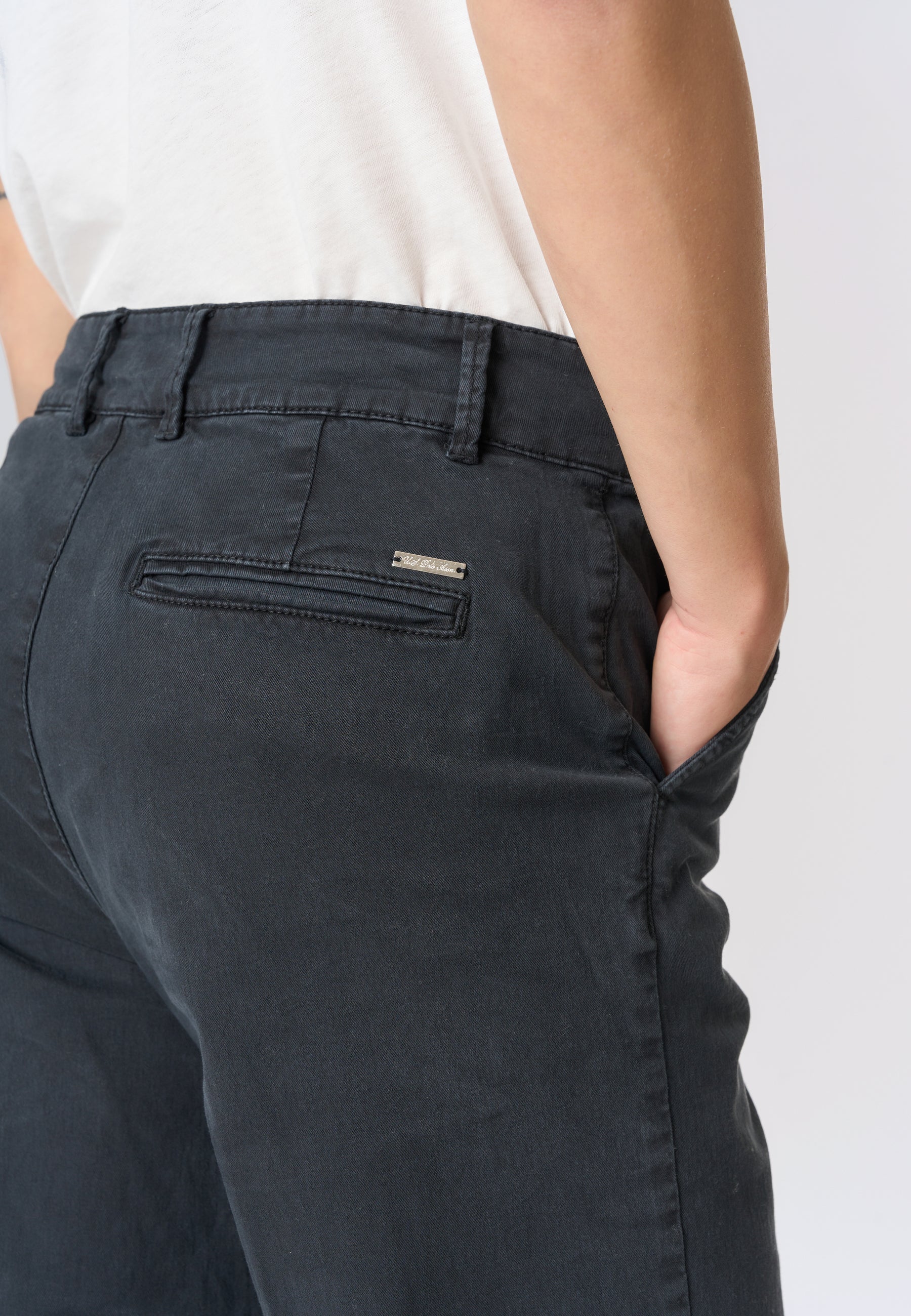 Pantalone chino da donna in cotone gabardine