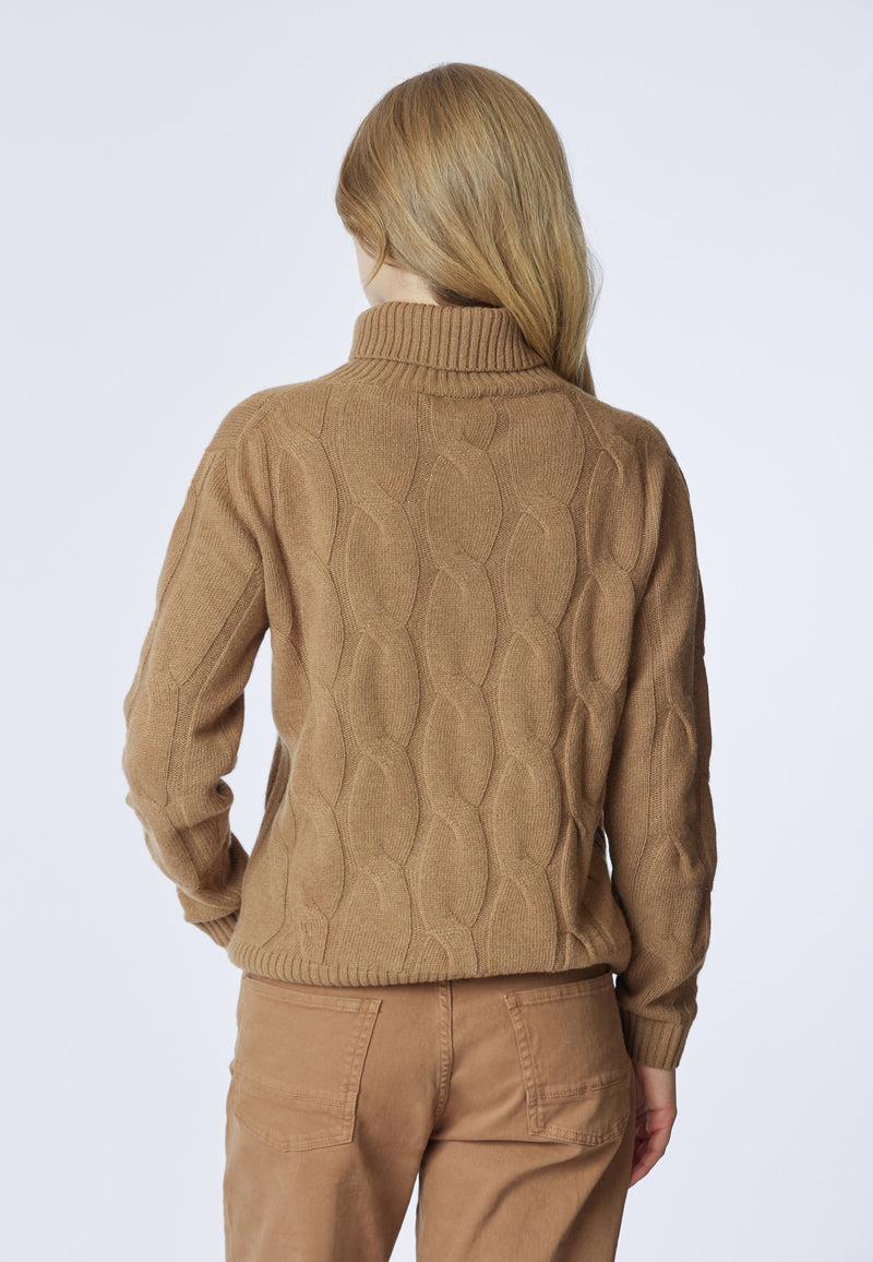 Maglia dolcevita a treccia