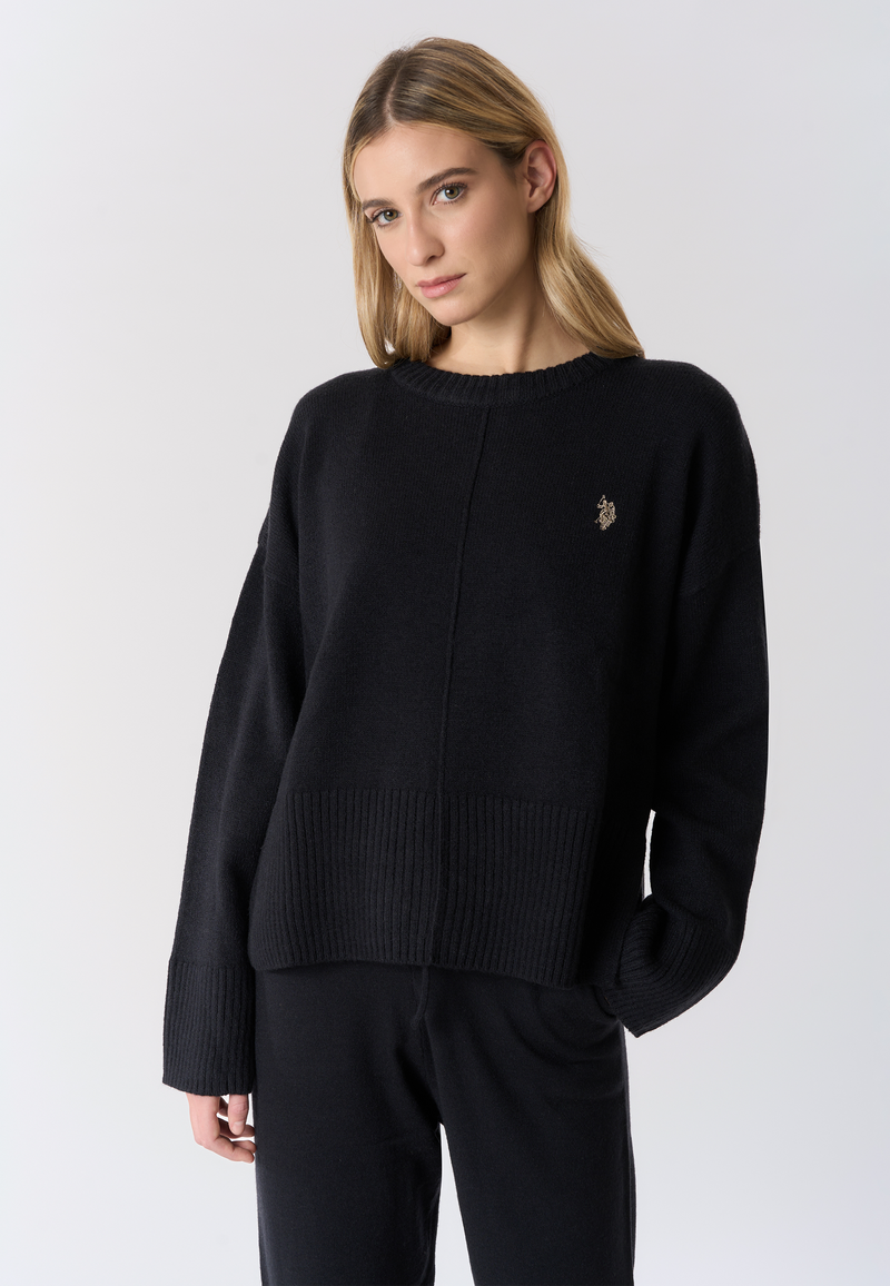 Maglia girocollo con spalla bassa e spacchi laterali