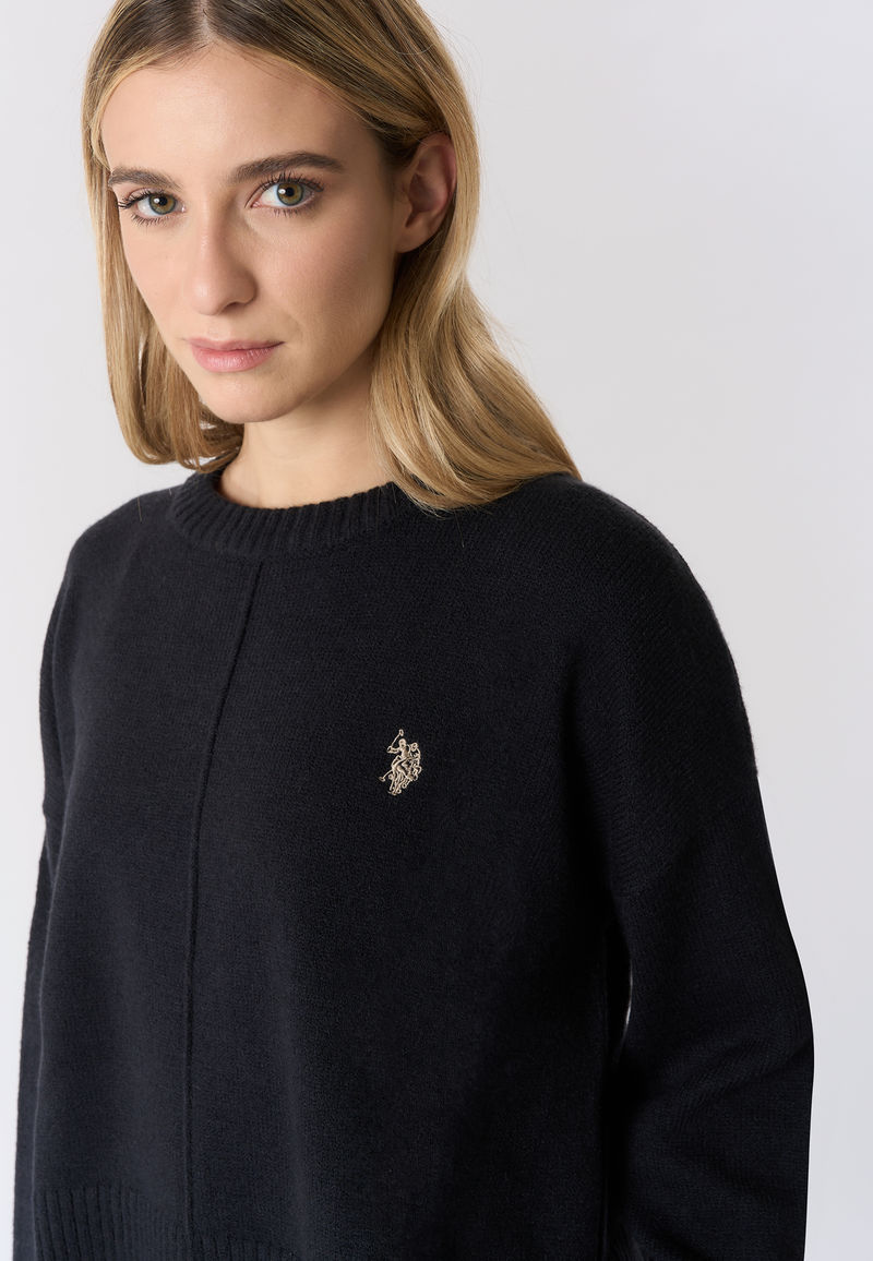 Maglia girocollo con spalla bassa e spacchi laterali