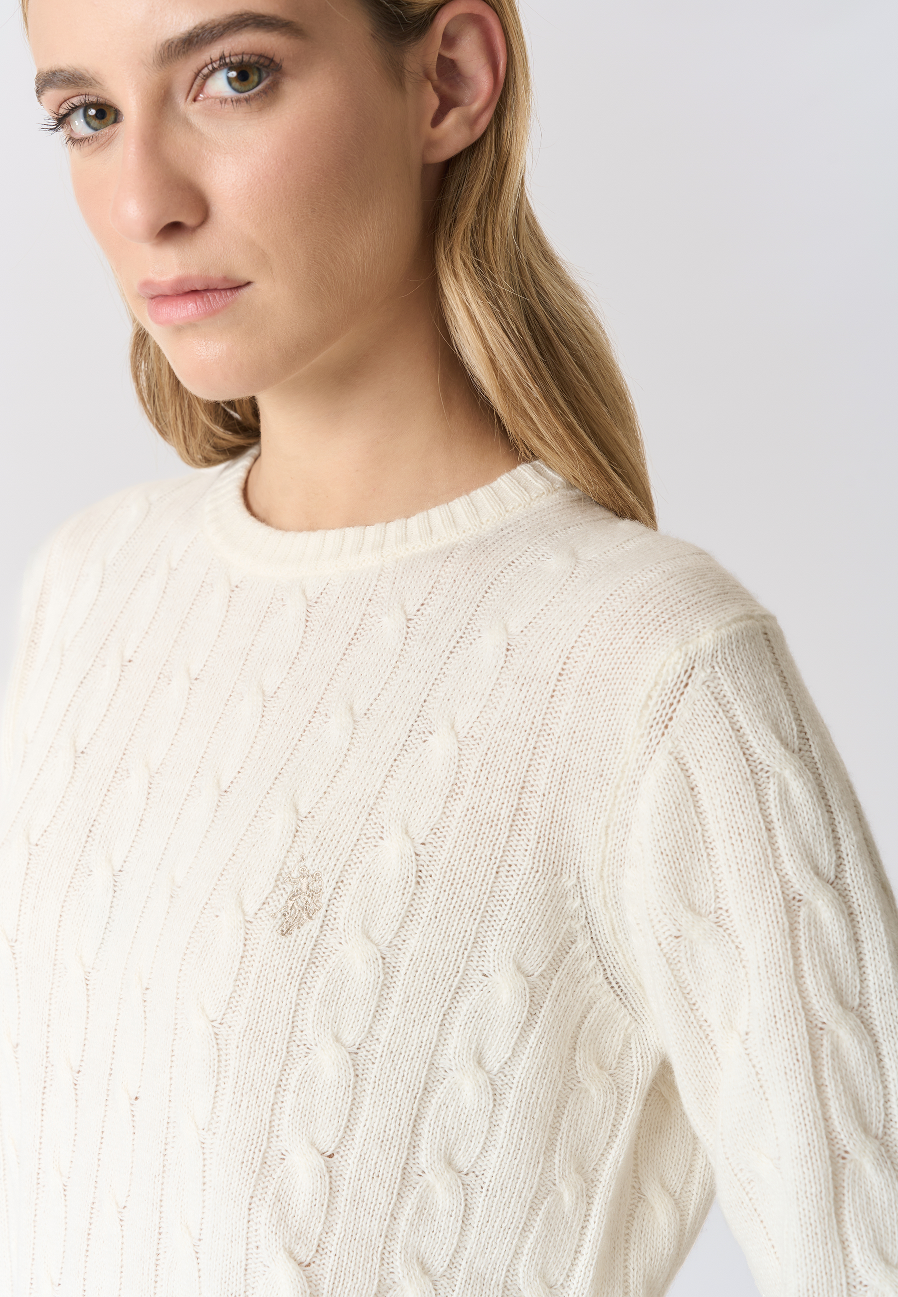 Maglia girocollo misto lana a treccia