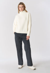 Maglia dolcevita lavorazione a spiga