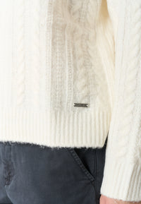 Maglia dolcevita lavorazione a spiga