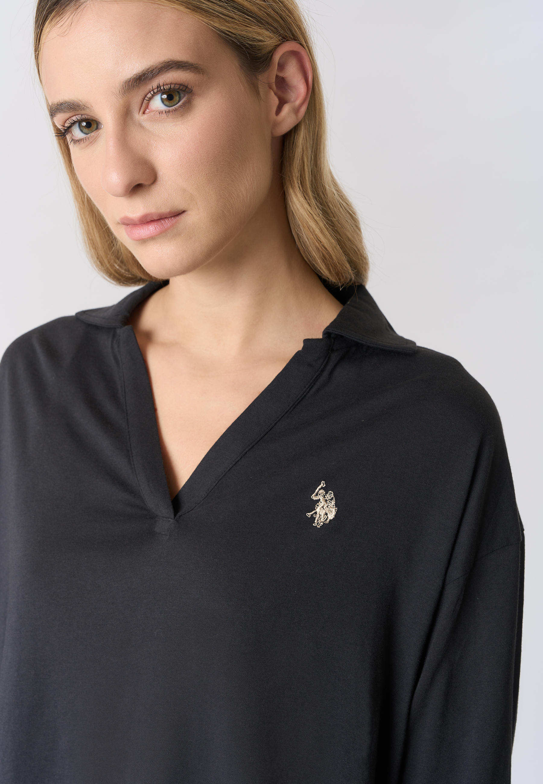 Polo shirt a maniche lunghe con scollo a v in misto cotone e modale