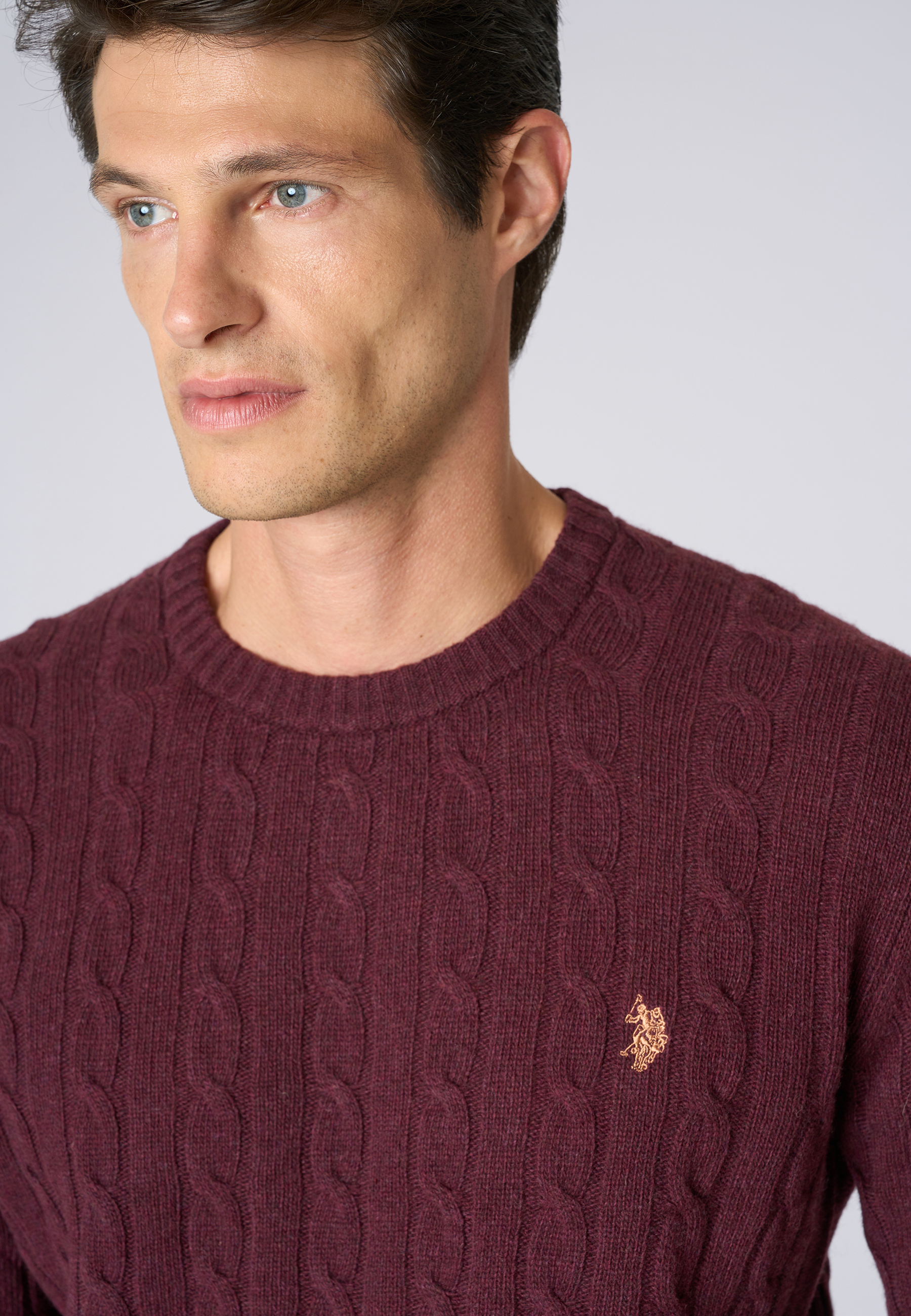 Maglia girocollo a treccia misto lana merino riciclata