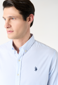 Camicia da uomo slim fit a righe con colletto button down