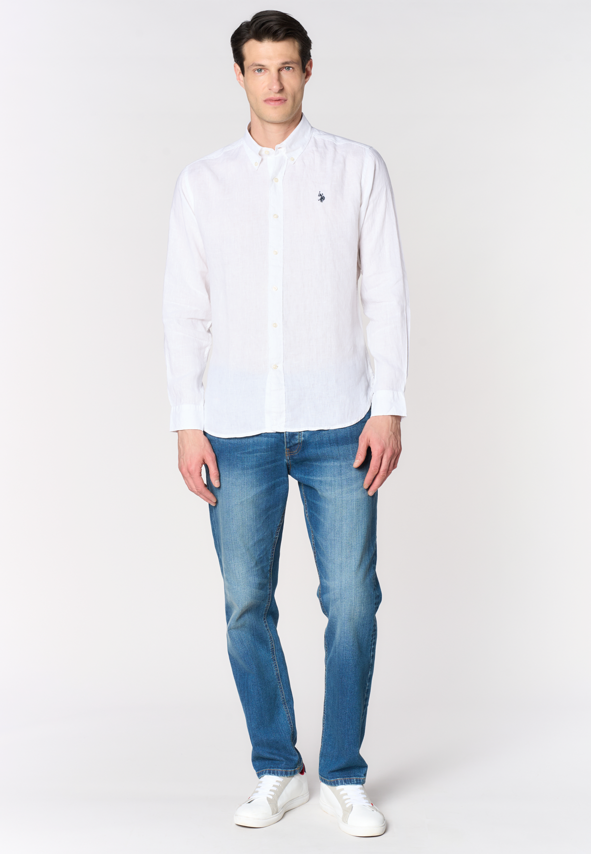 Camicia in lino chambray da uomo con colletto button down