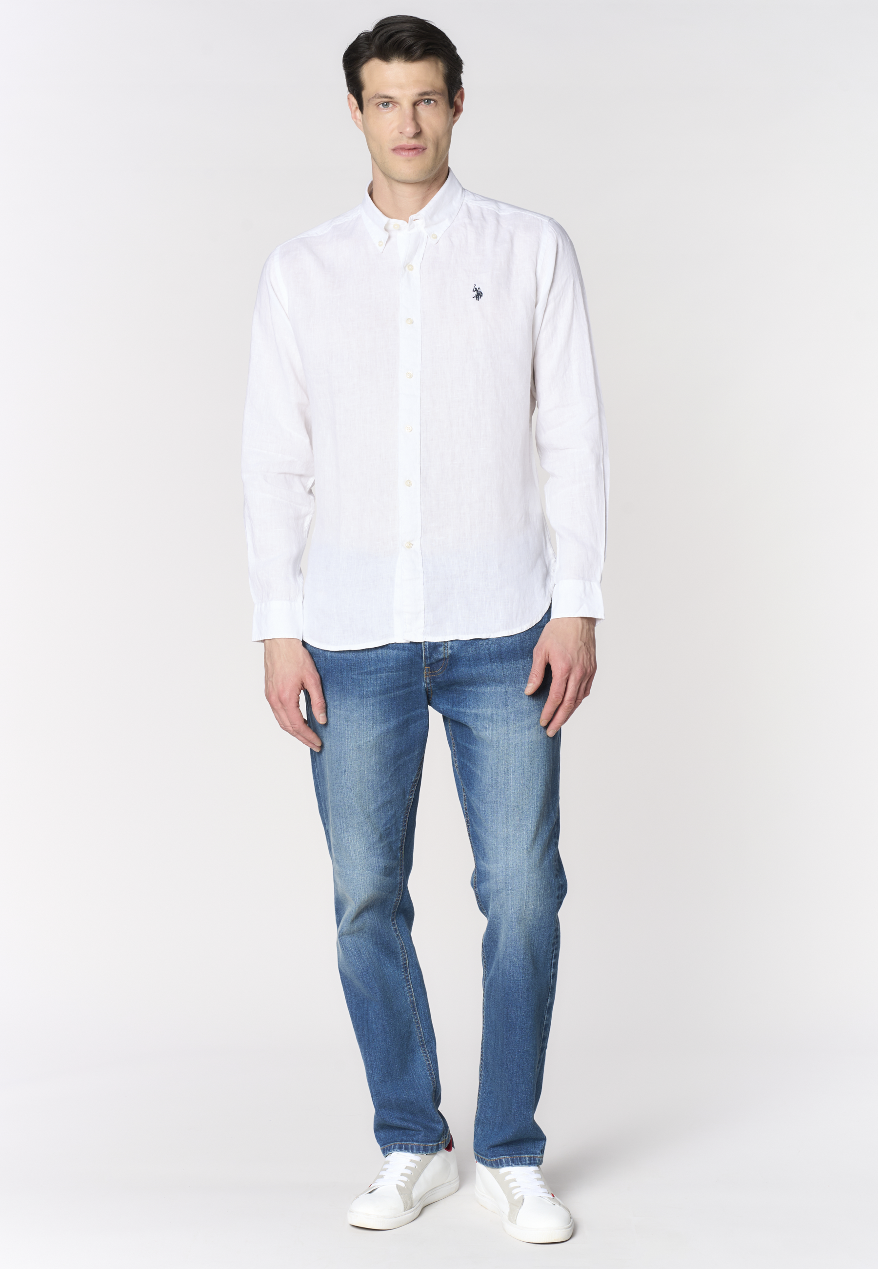 Camicia in lino chambray da uomo con colletto button down