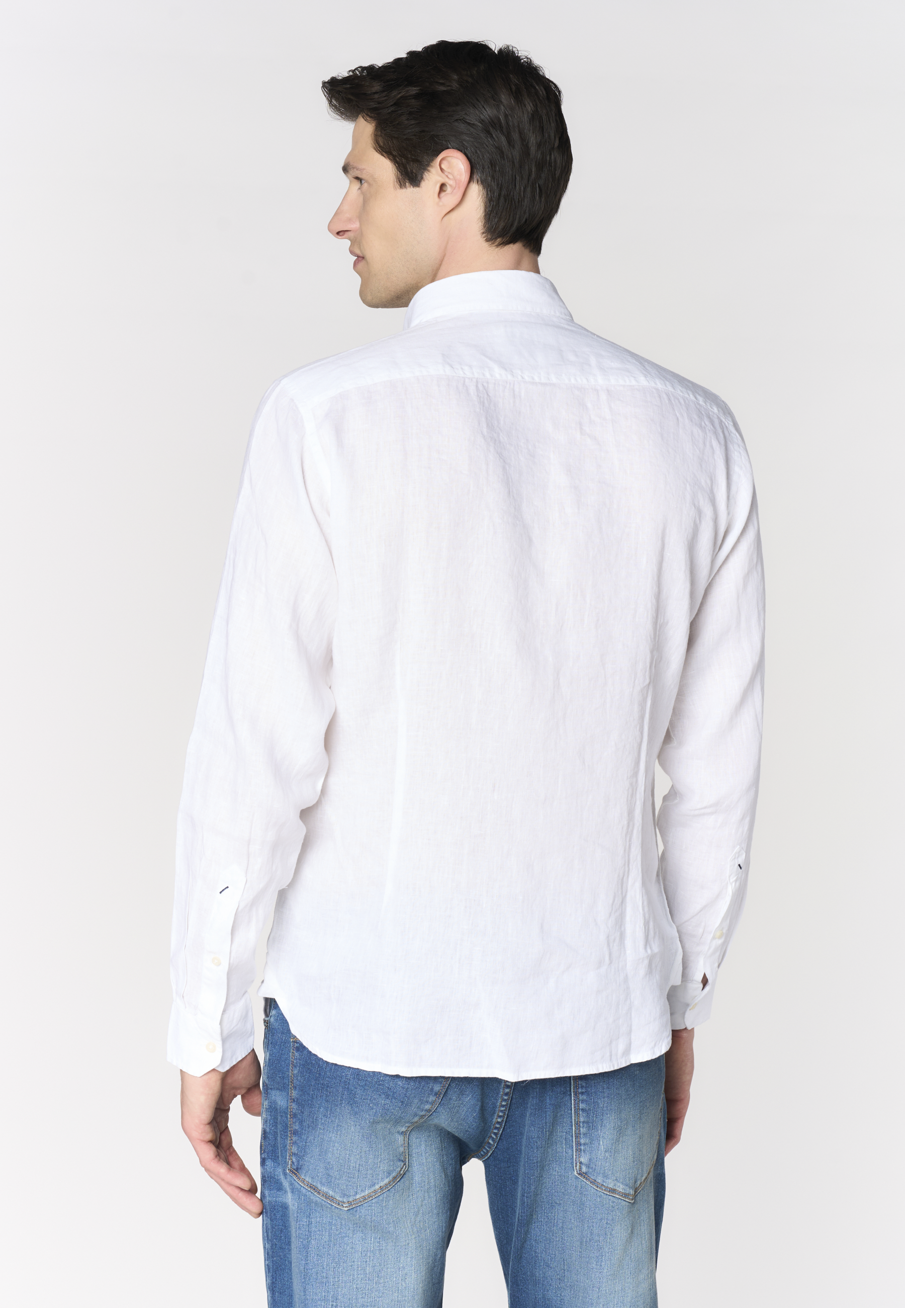 Camicia in lino chambray da uomo con colletto button down