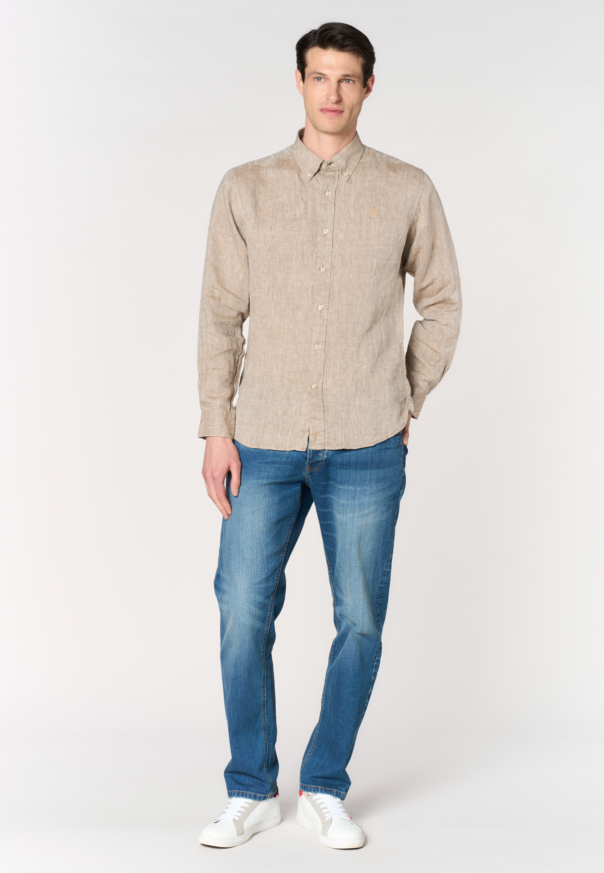 Camicia in lino chambray da uomo con colletto button down