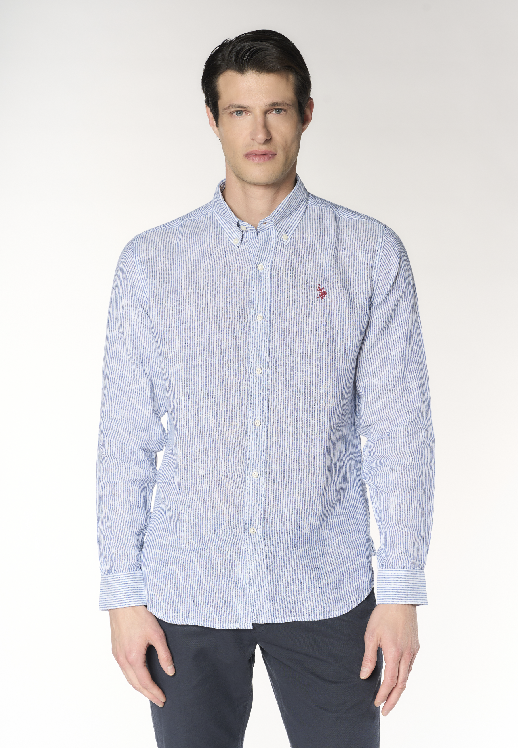 Camicia da uomo slim fit in lino a righe con colletto button-down