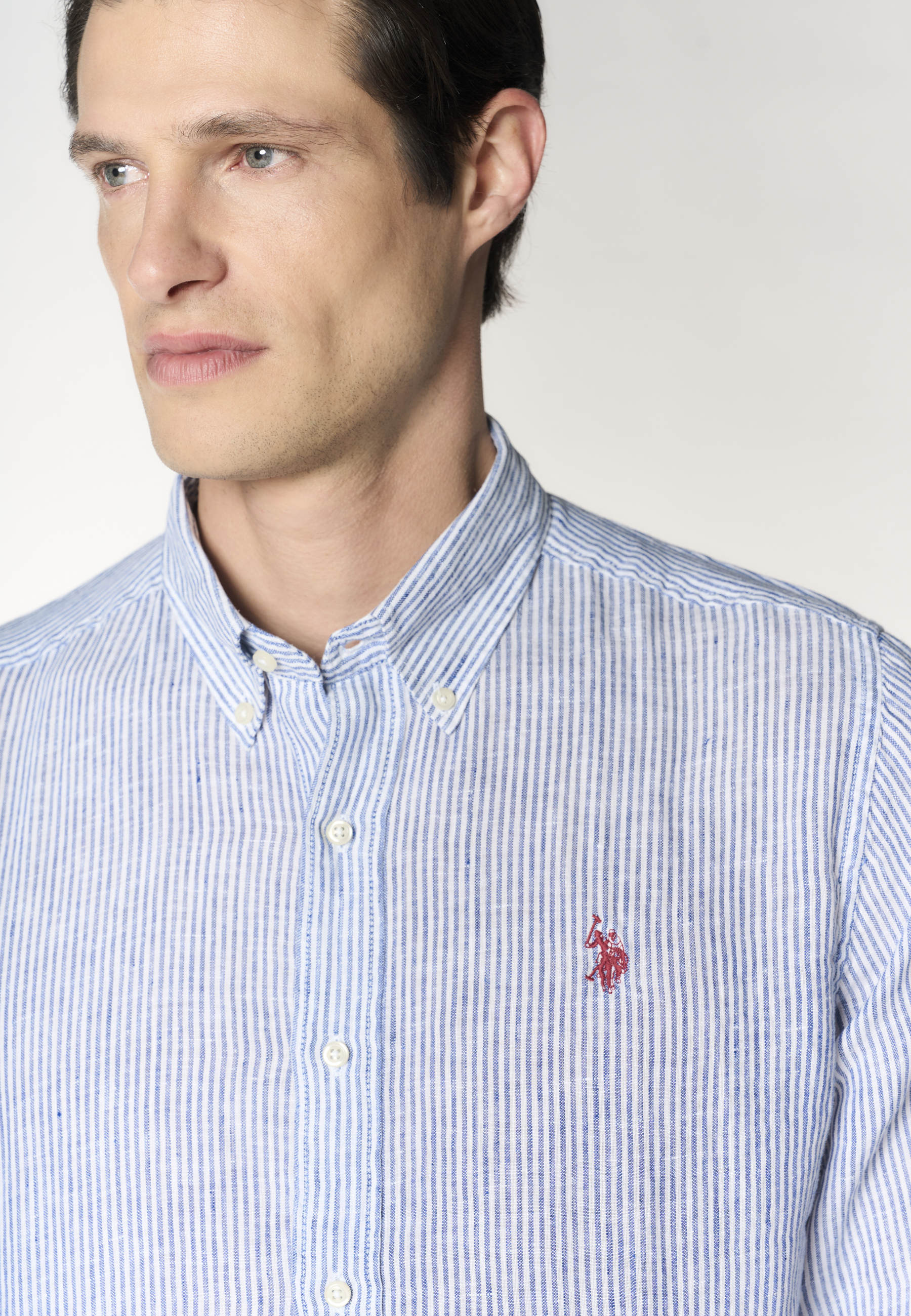Camicia da uomo slim fit in lino a righe con colletto button-down