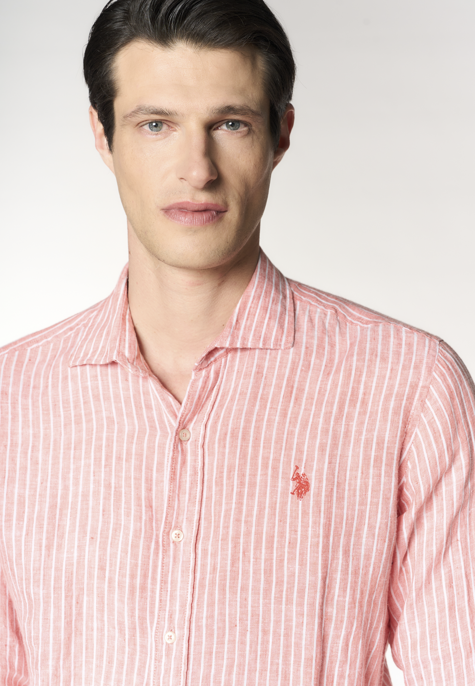 Camicia in lino a righe con colletto alla francese