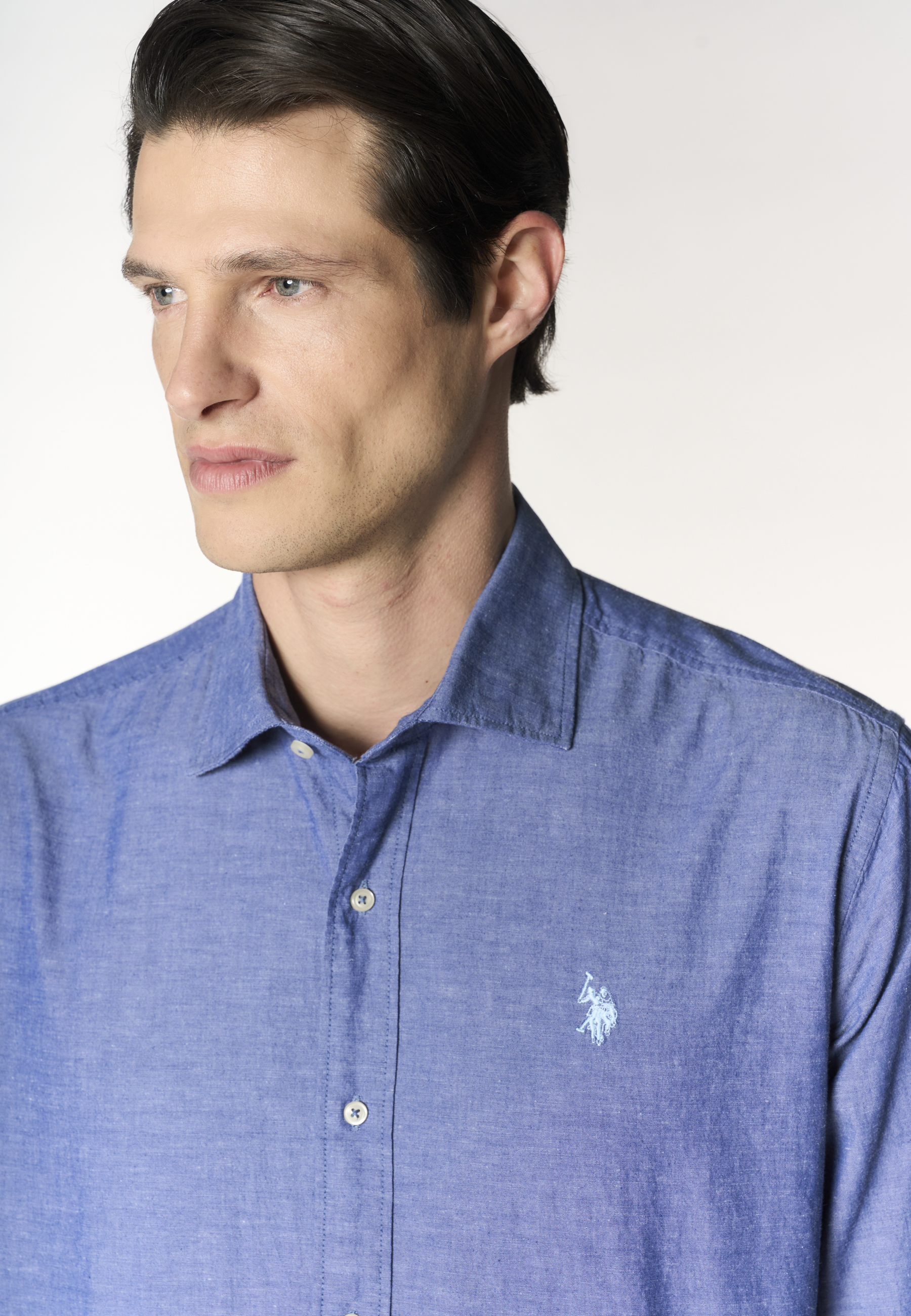 Camicia regular fit in misto cotone e lino con colletto francese