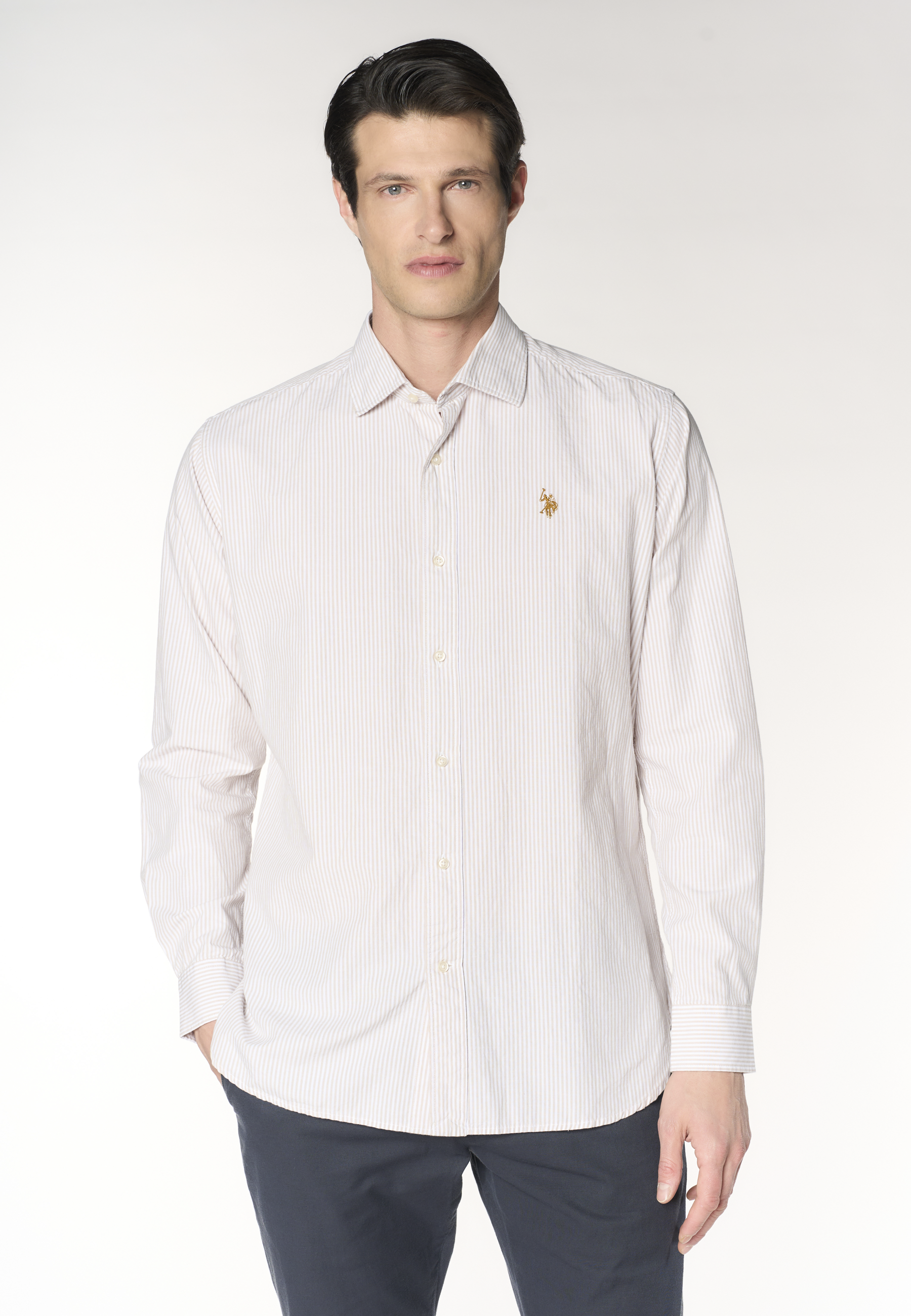 Camicia regular fit in misto cotone e lino con colletto francese