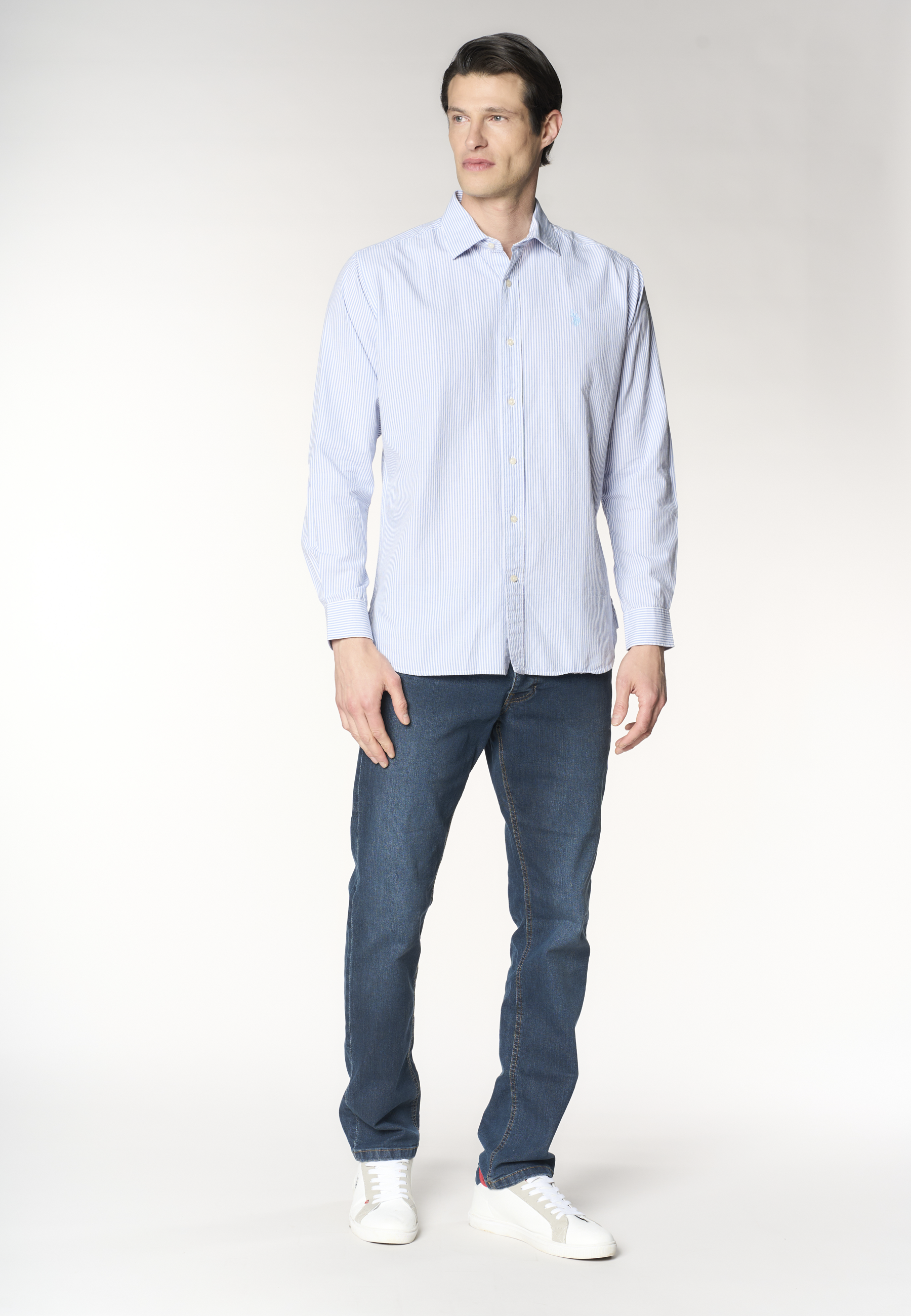 Camicia regular fit in misto cotone e lino con colletto francese
