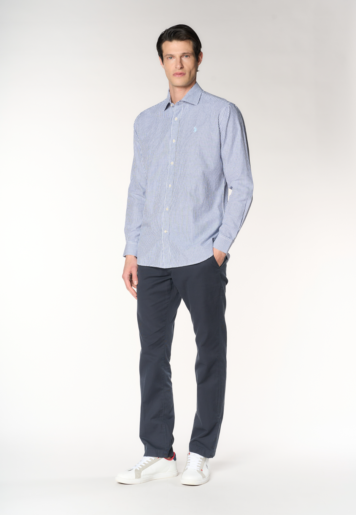 Camicia regular fit in misto cotone e lino con colletto francese