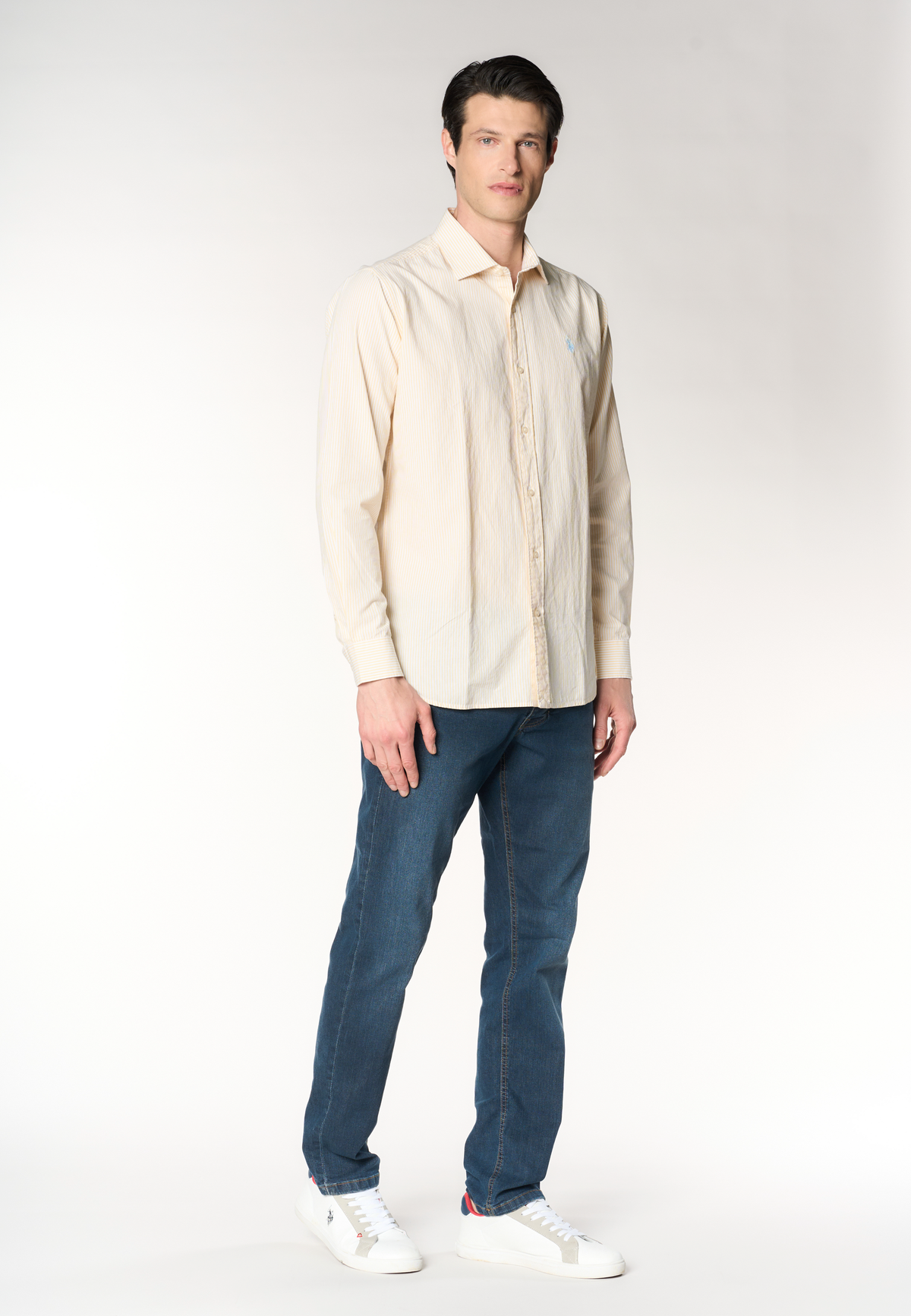 Camicia regular fit in misto cotone e lino con colletto francese