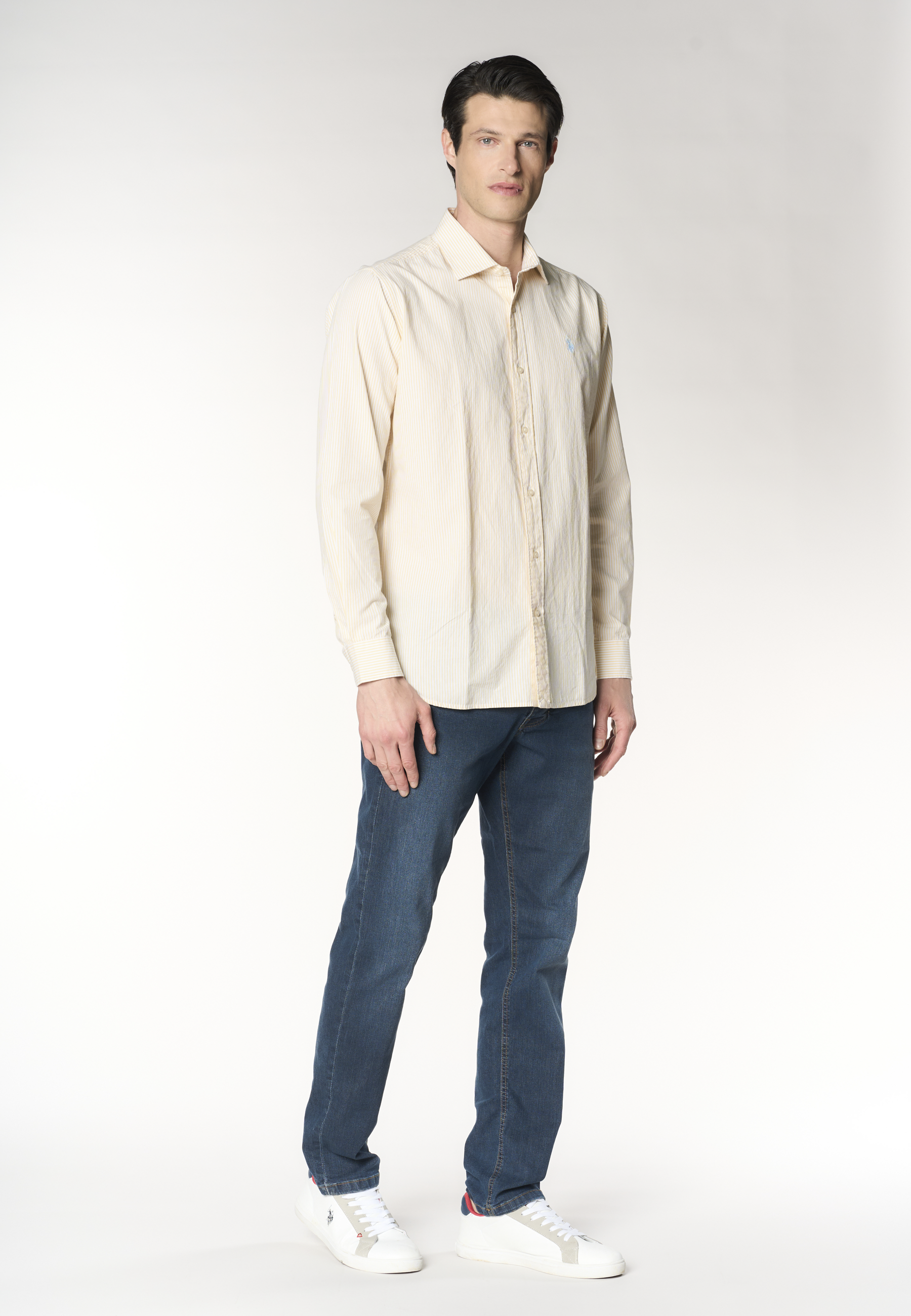 Camicia regular fit in misto cotone e lino con colletto francese