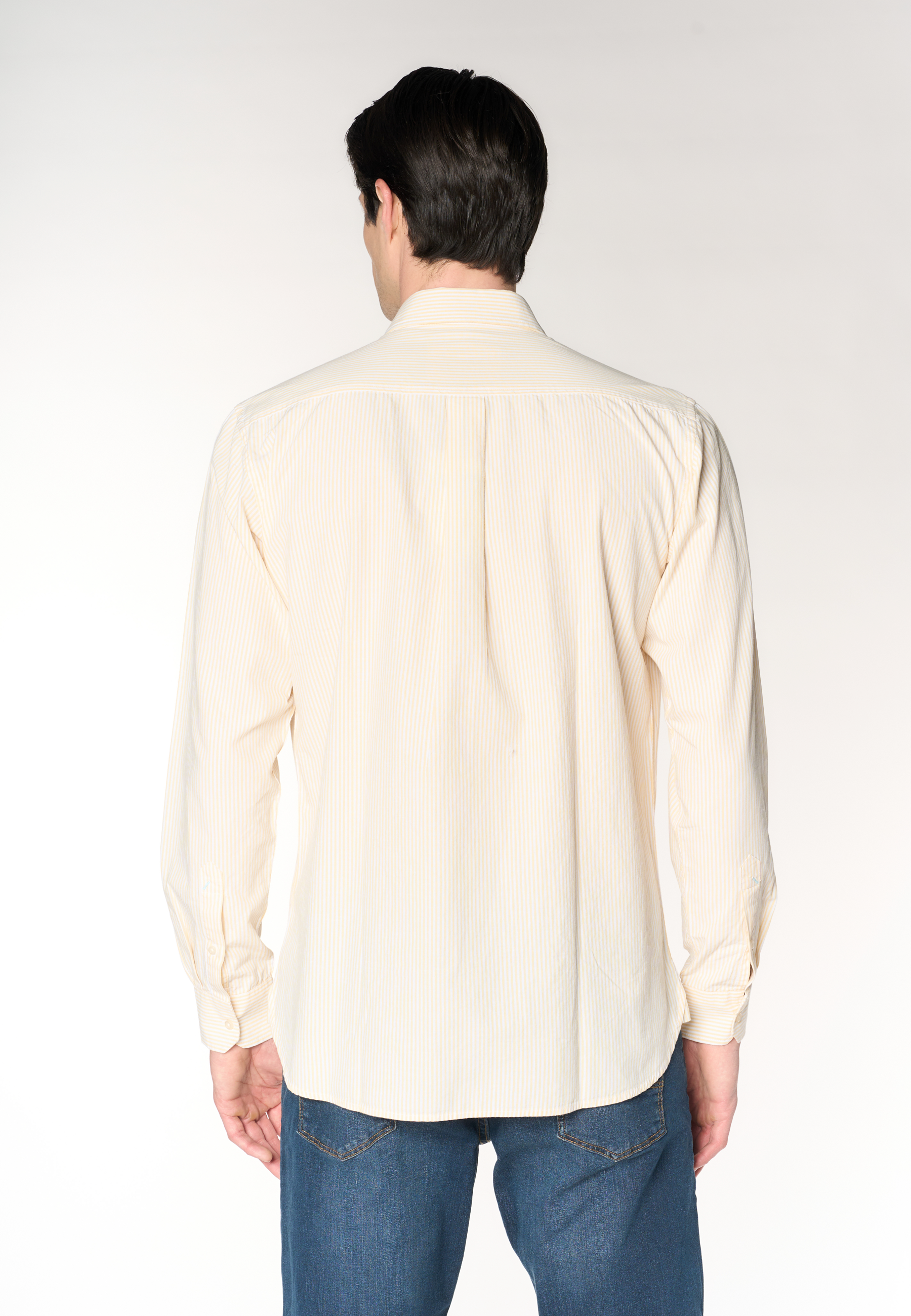 Camicia regular fit in misto cotone e lino con colletto francese