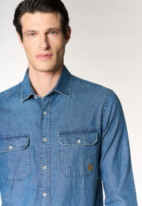 Camicia in denim da uomo con tasche frontali e colletto alla francese