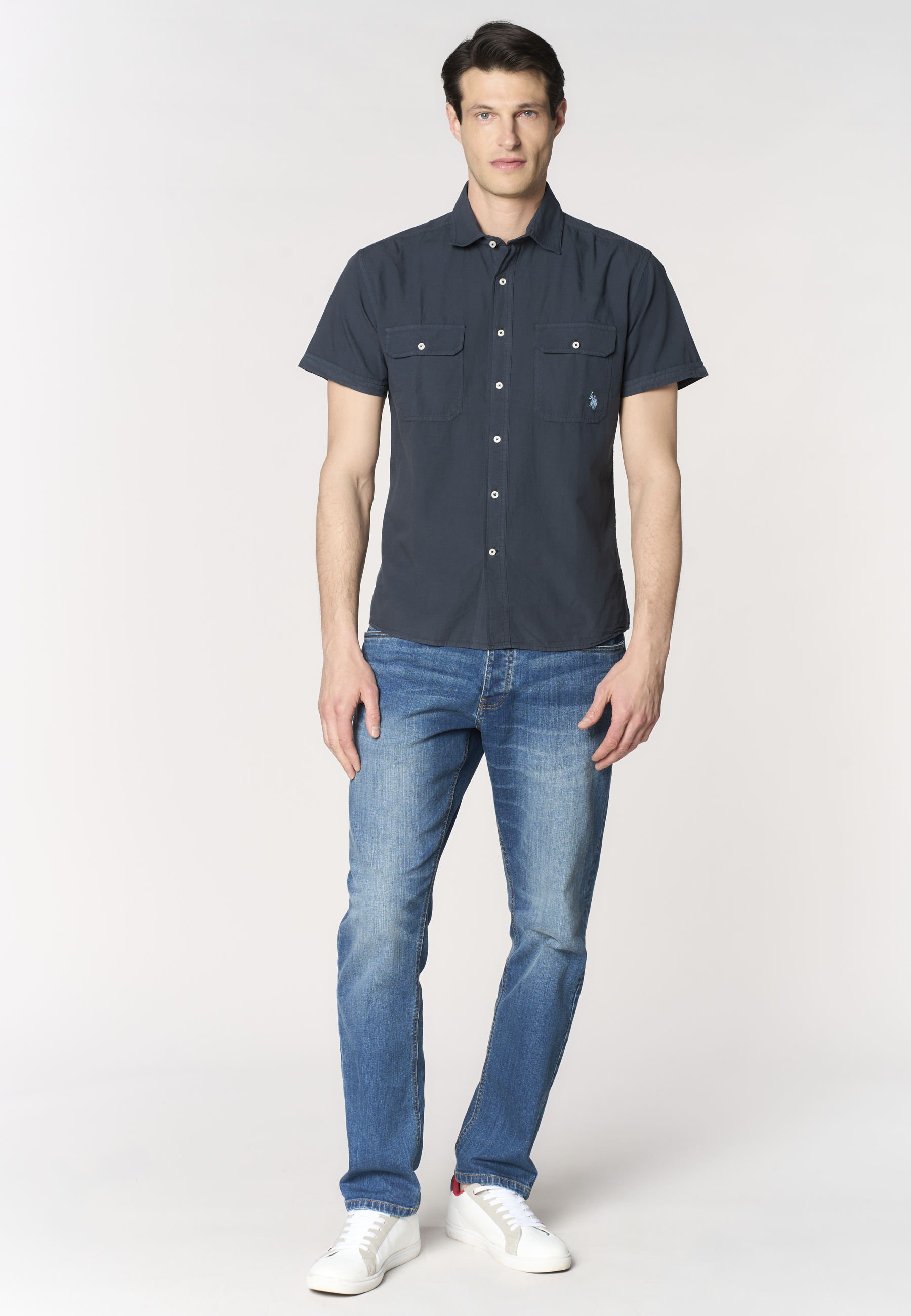 Camicia a maniche corte in misto cotone e lino con tasche frontali