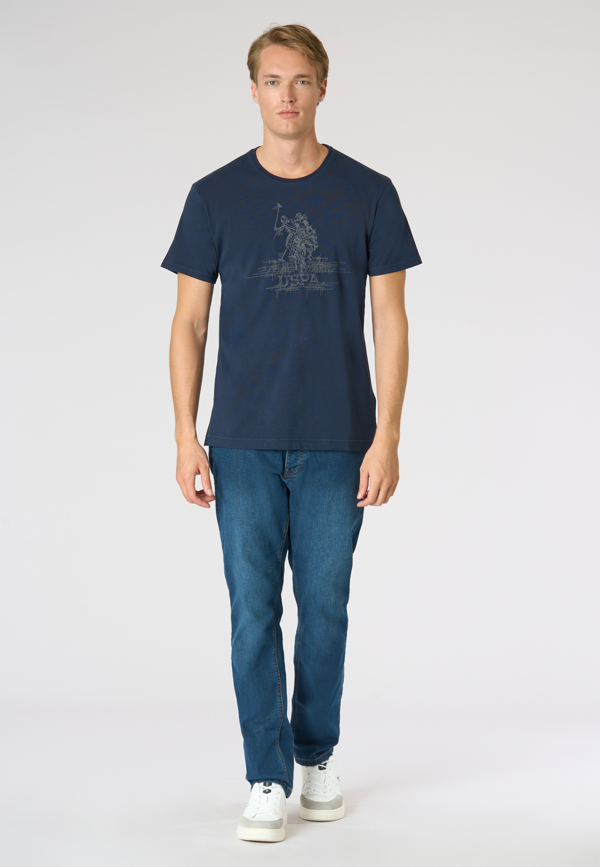 T-shirt da uomo in cotone pigment dyed con stampa frontale.