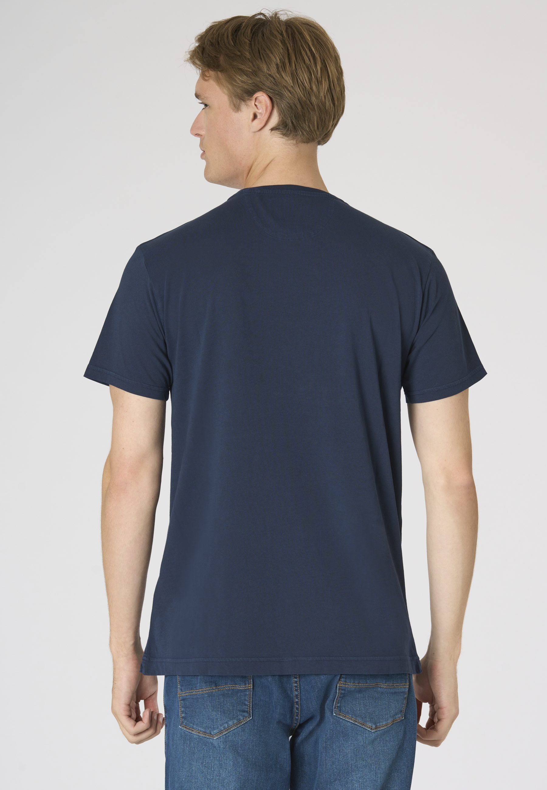 T-shirt da uomo in cotone pigment dyed con stampa frontale.
