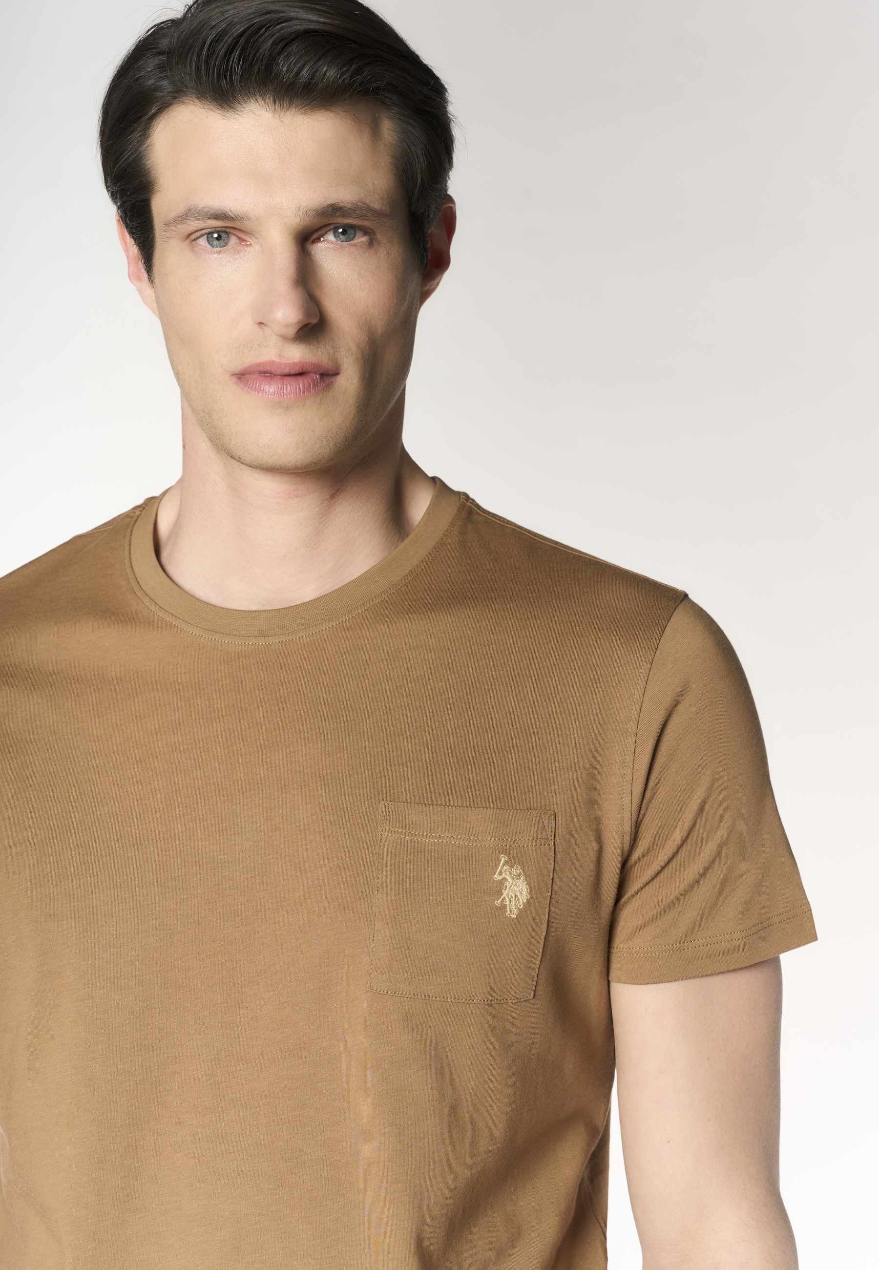 T-shirt uomo in cotone basic jersey con taschino e logo ricamato