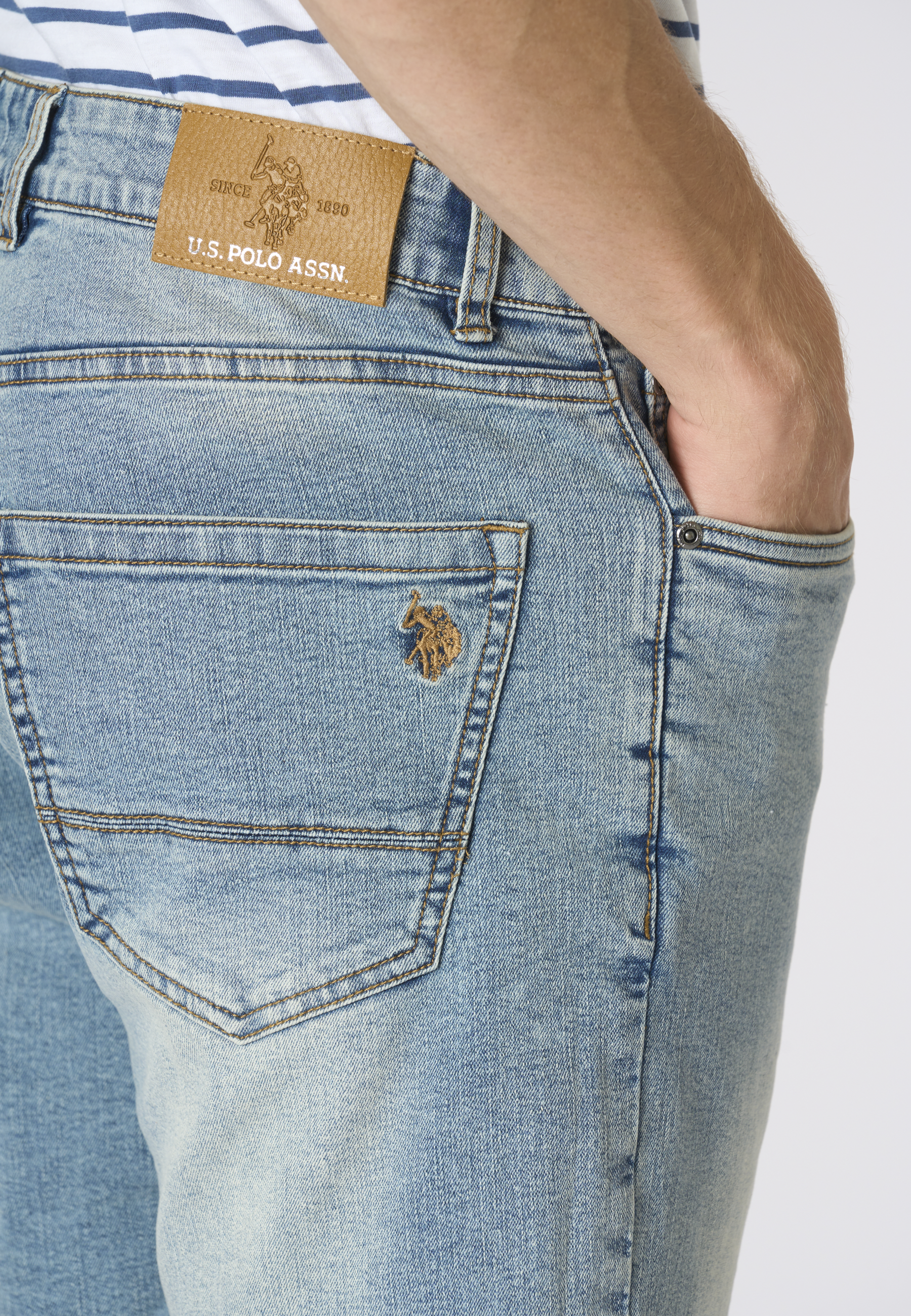 Pantalone corto in denim da uomo modello cinque tasche