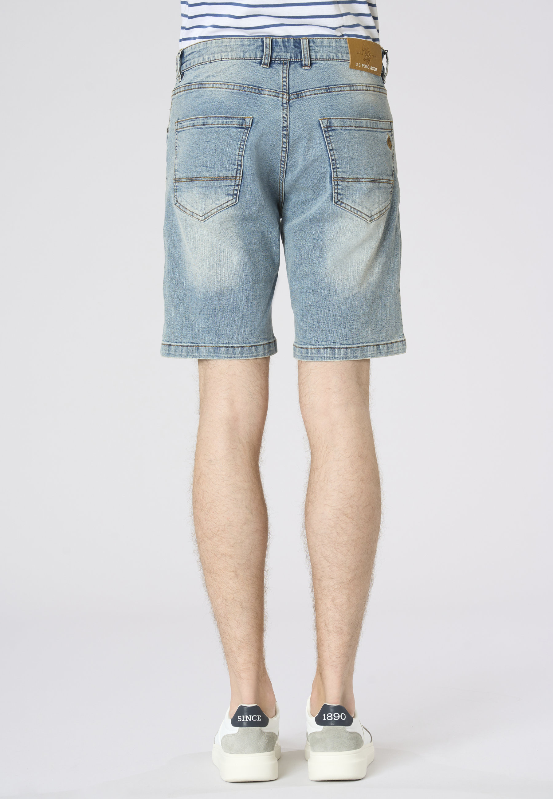 Pantalone corto in denim da uomo modello cinque tasche