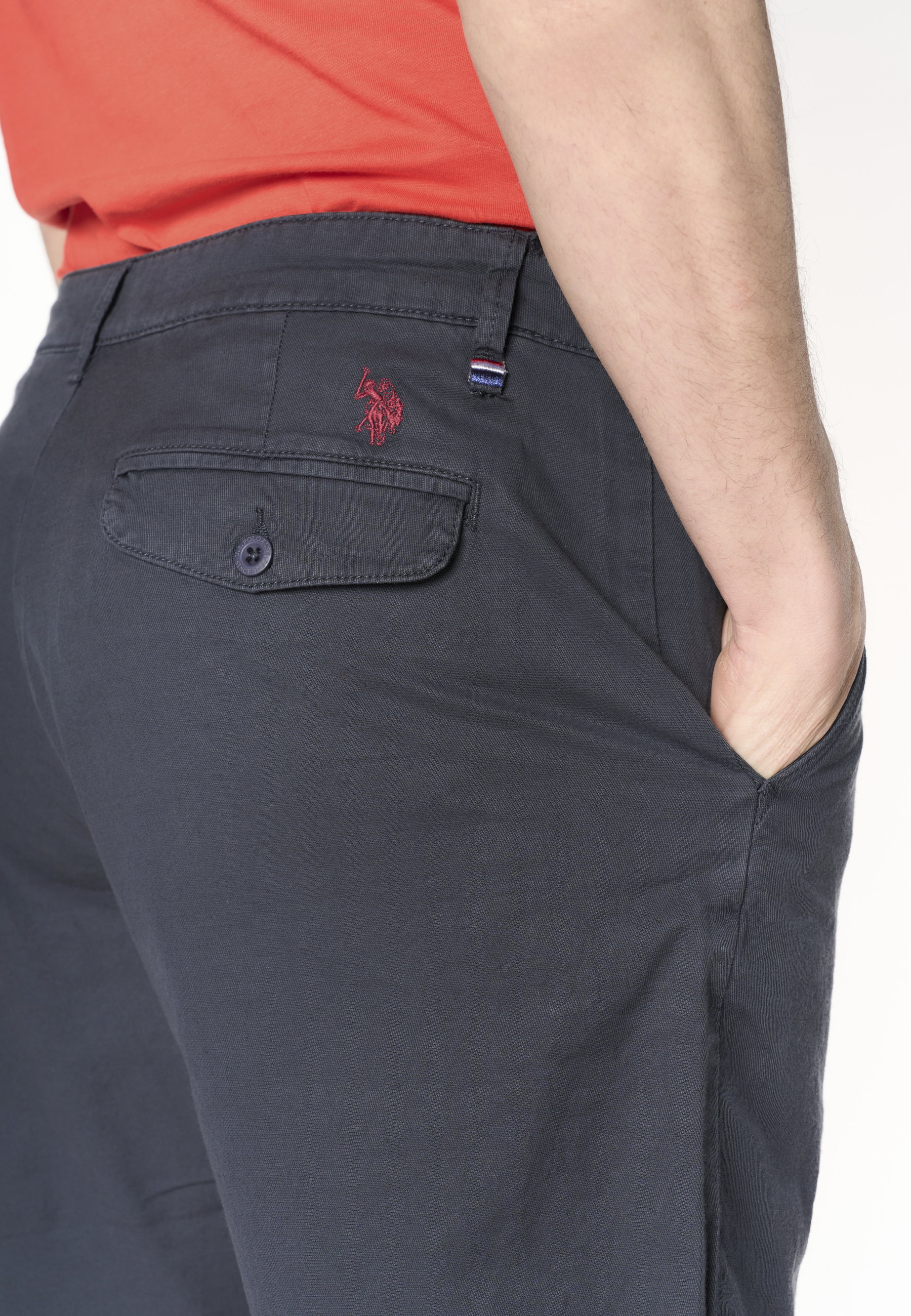 Pantalone corto da uomo in misto cotone e lino