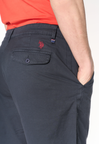 Pantalone corto da uomo in misto cotone e lino