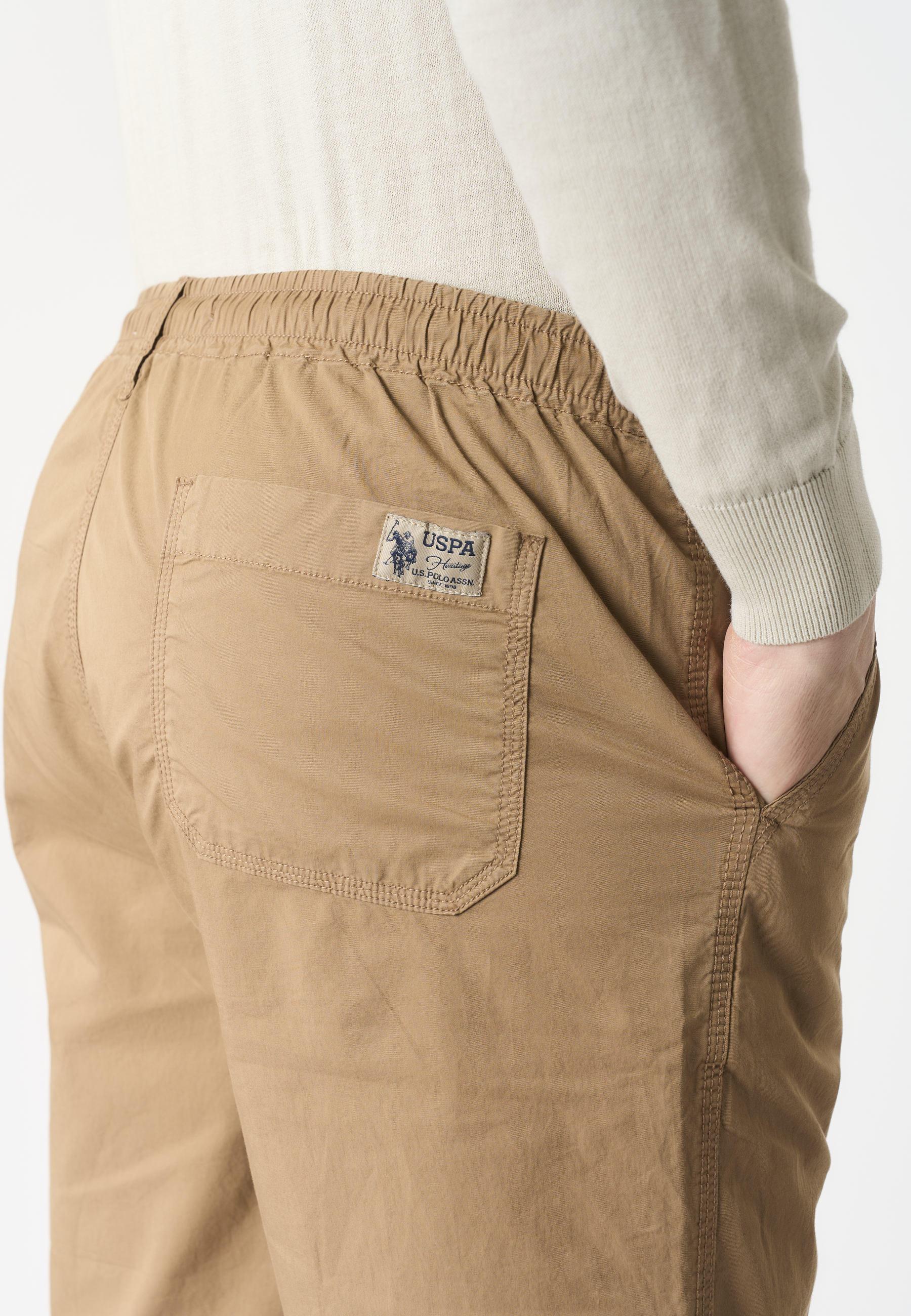 Pantaloni chino con coulisse regolabile