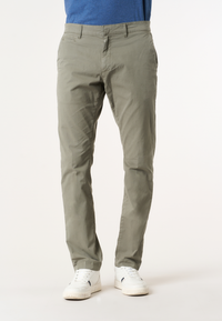 Pantalone chino da uomo in cotone stretch overdyed