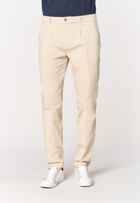 Pantalone da uomo in cotone stretch con carrot fit