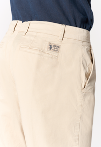 Pantalone da uomo in cotone stretch con carrot fit