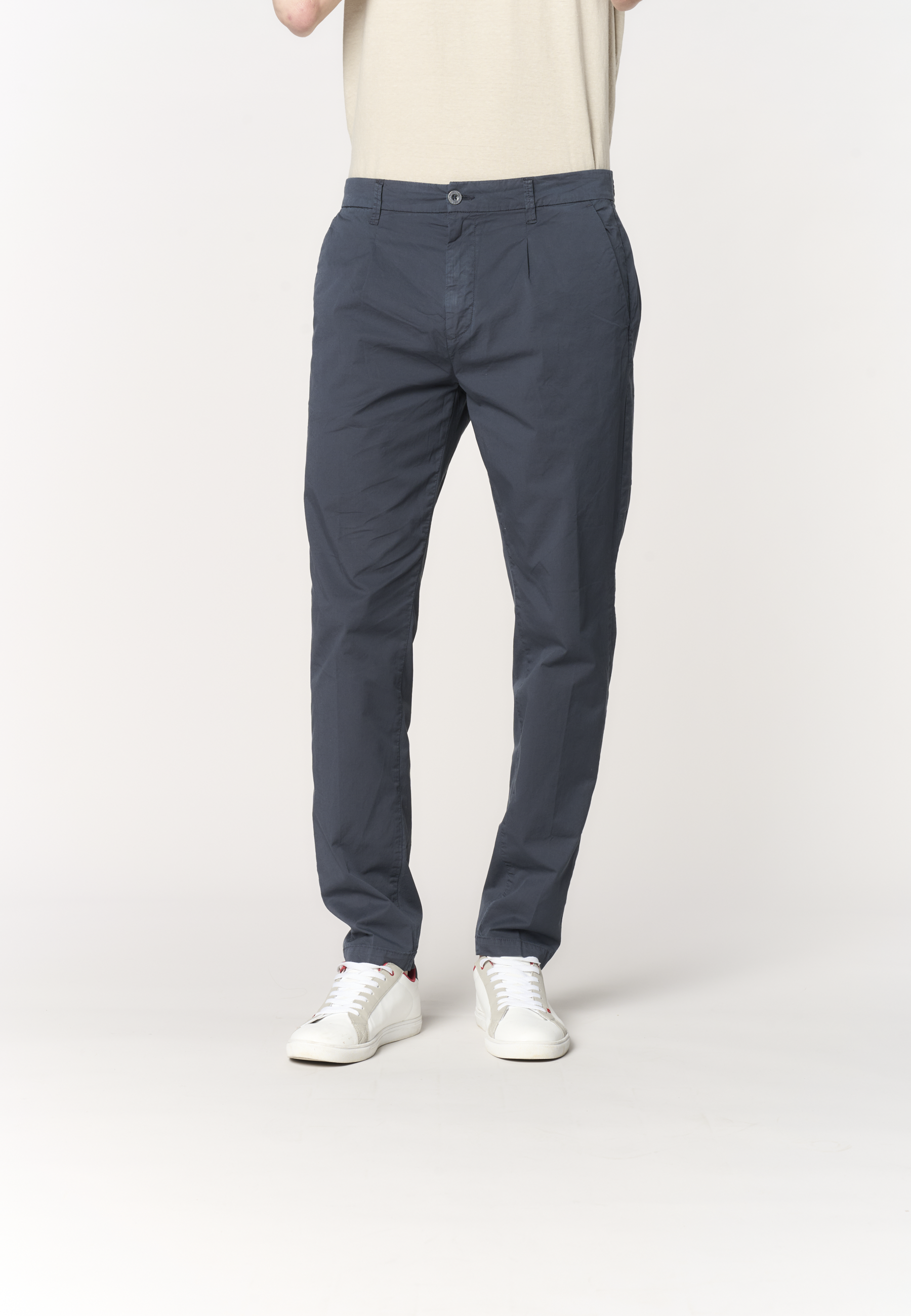 Pantalone da uomo in cotone stretch con carrot fit