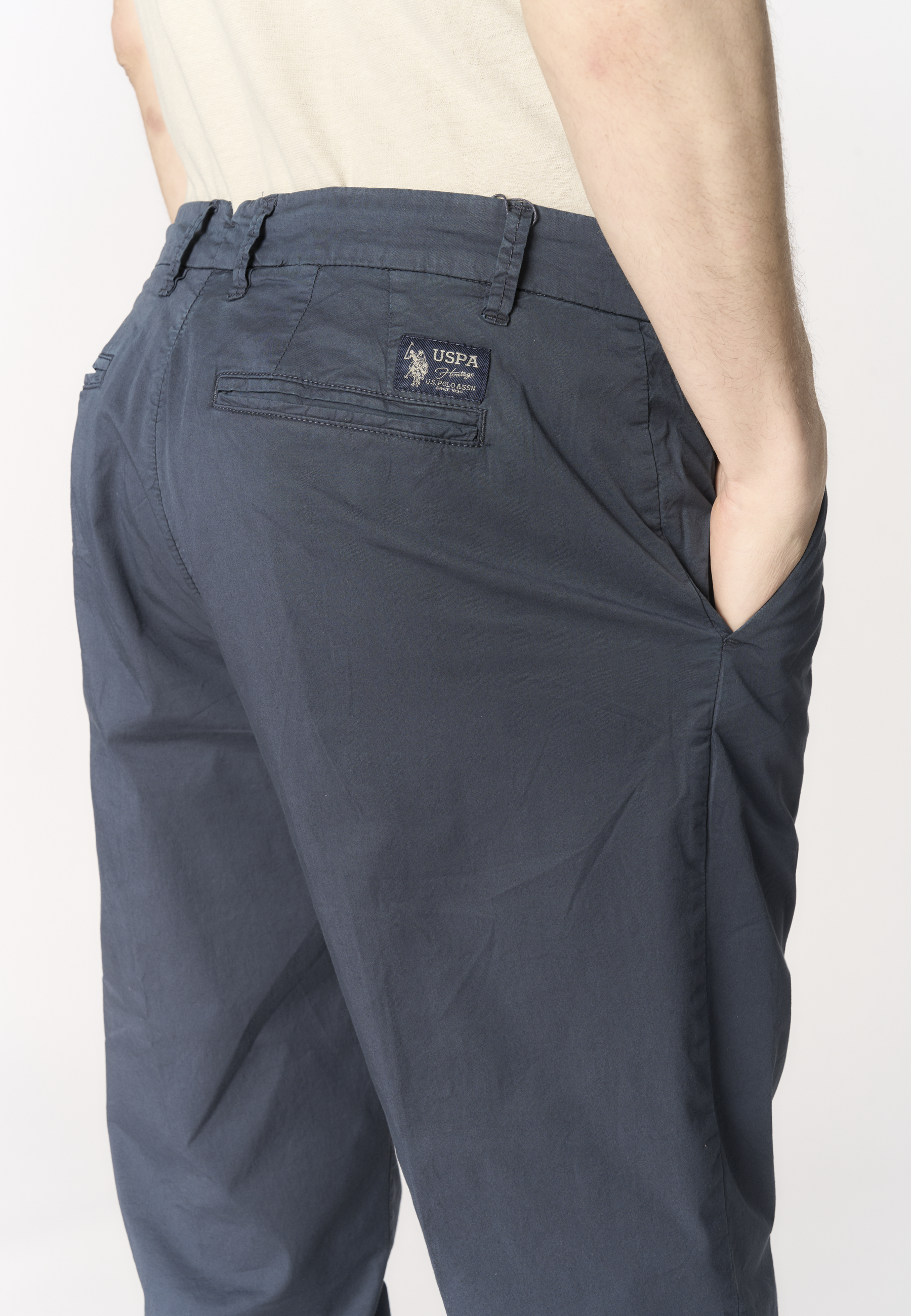 Pantalone da uomo in cotone stretch con carrot fit