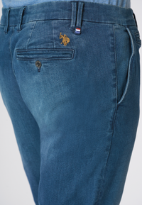 Pantalone denim regular fit con tasche a filetto