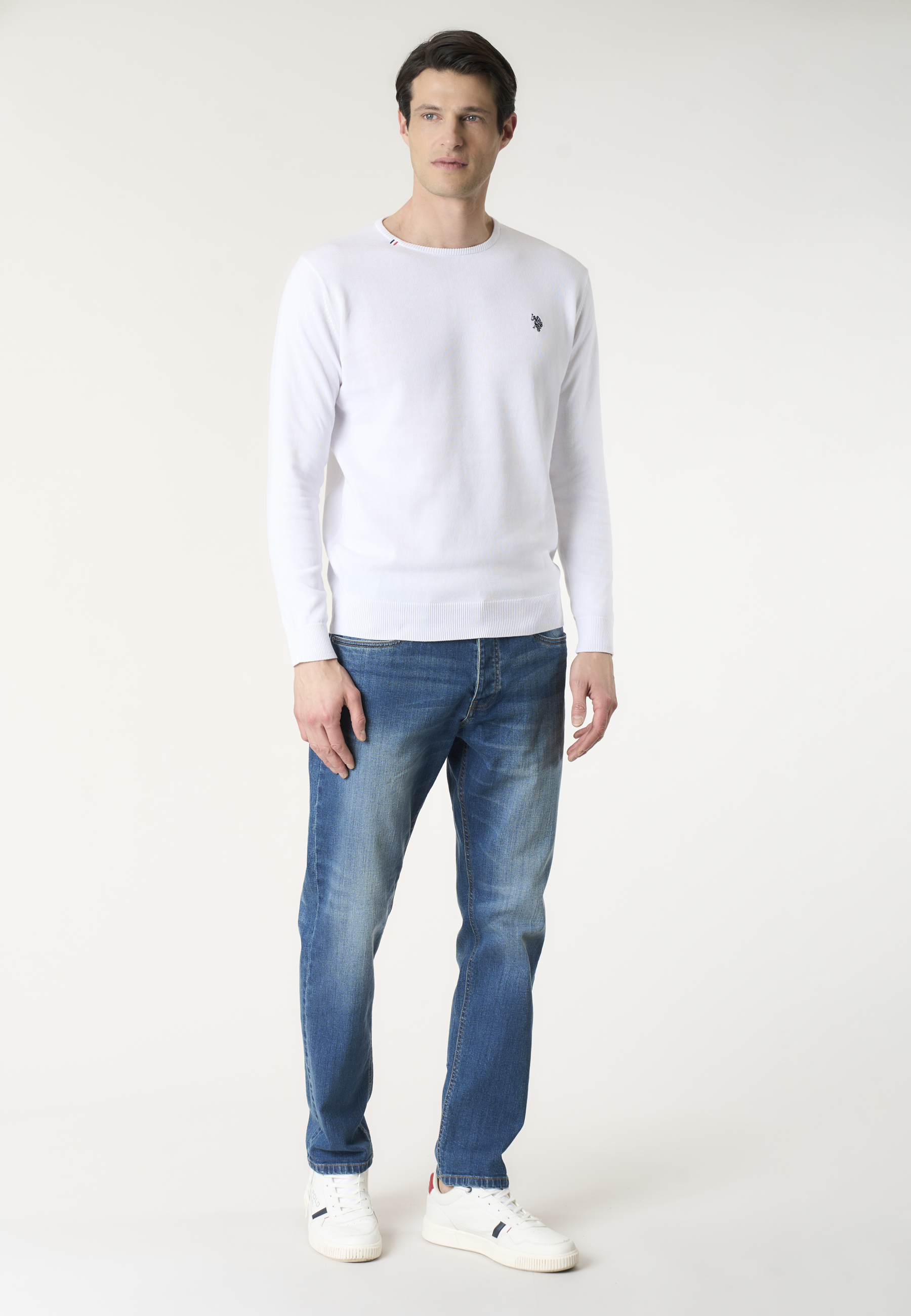 Maglia girocollo in cotone con logo ricamato