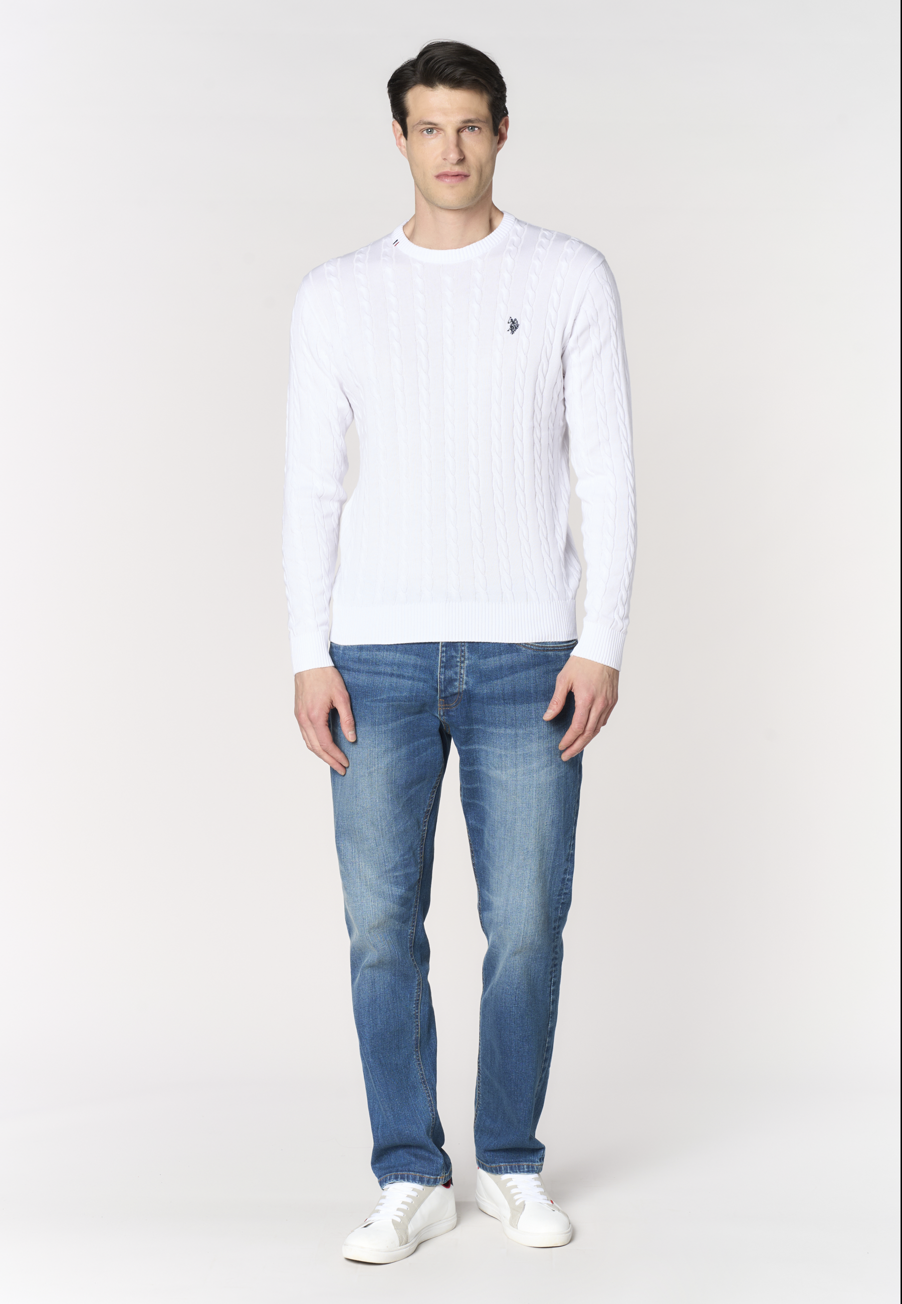 Maglia girocollo da uomo con lavorazione a treccia