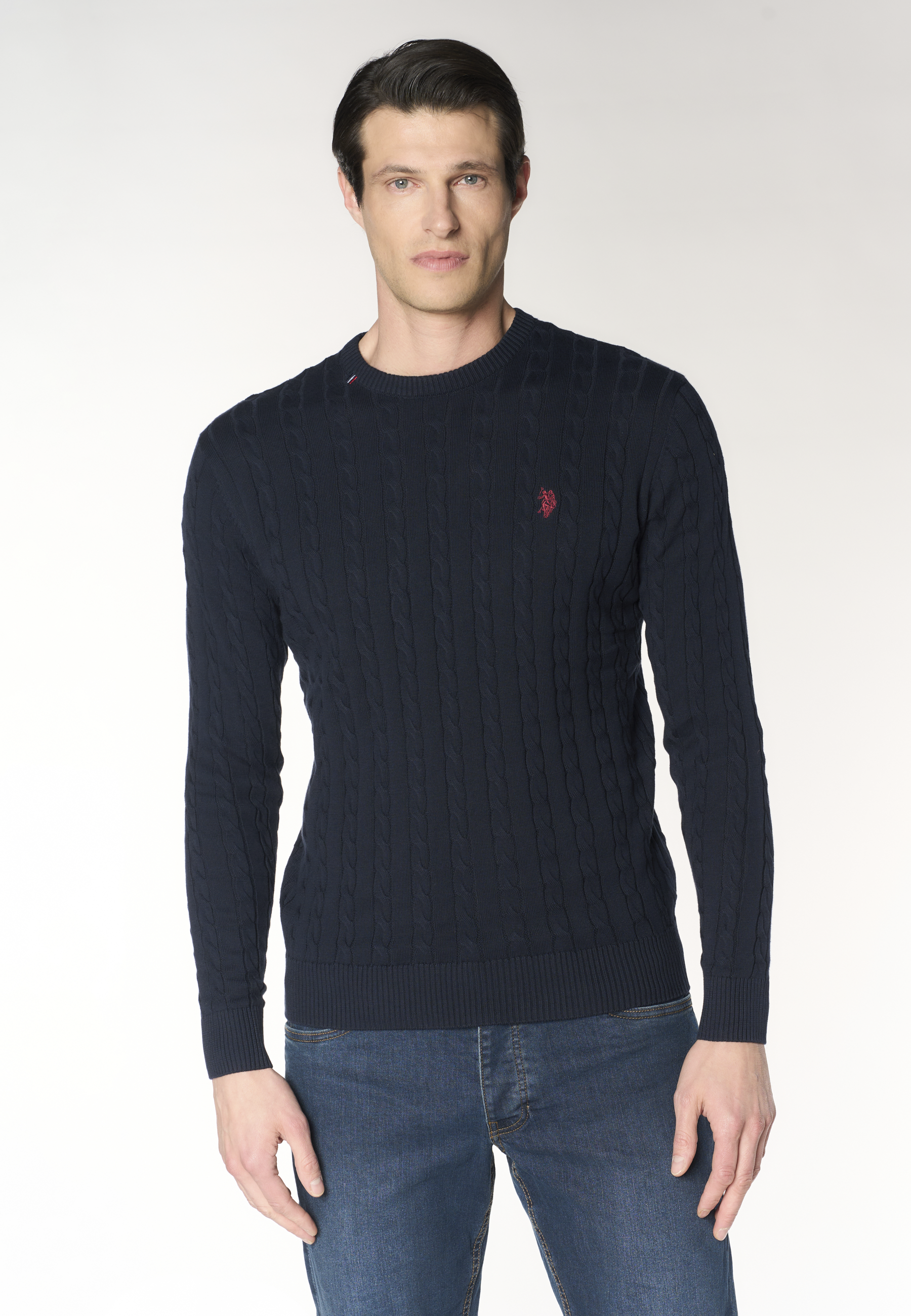 Maglia girocollo da uomo con lavorazione a treccia