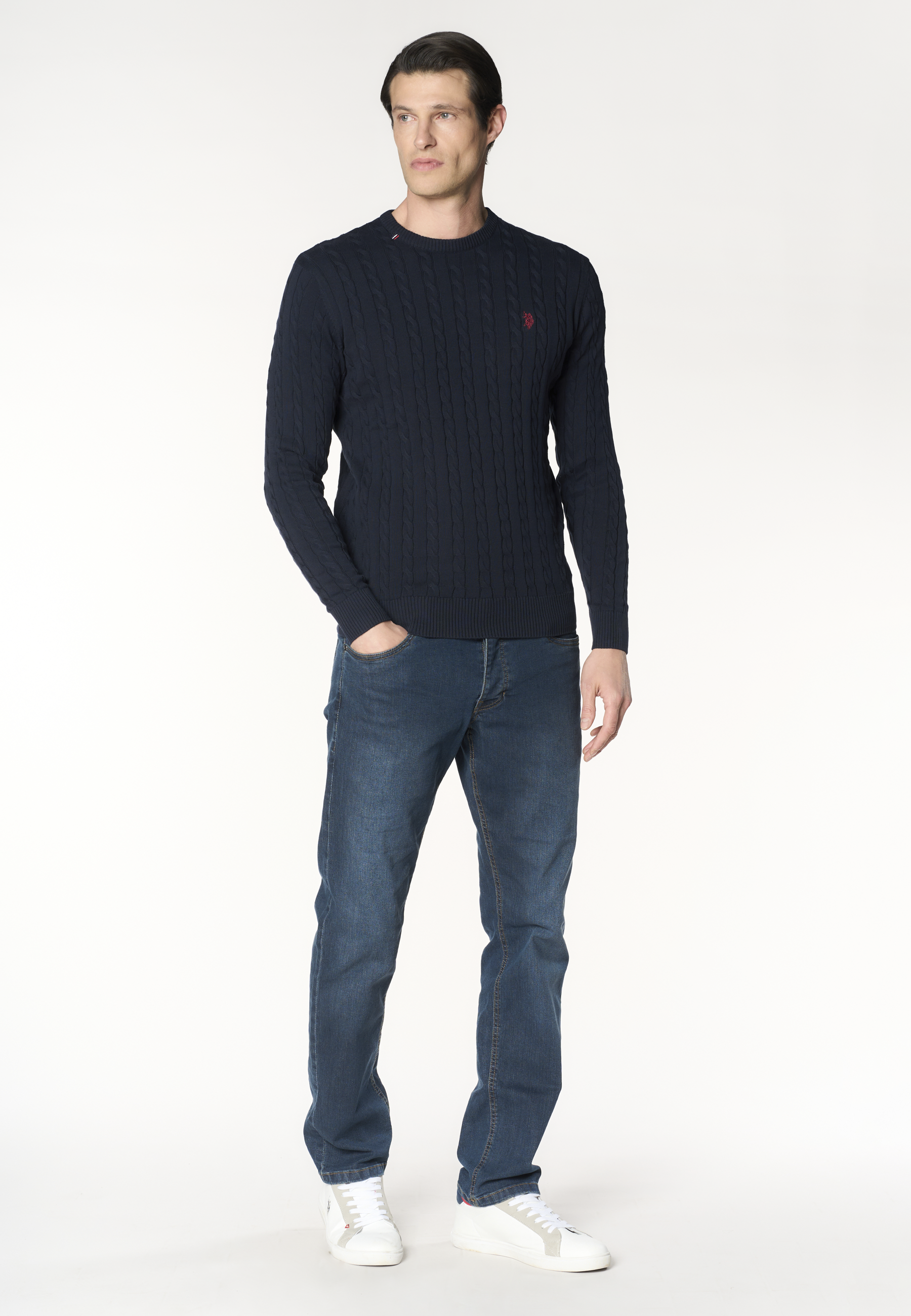 Maglia girocollo da uomo con lavorazione a treccia