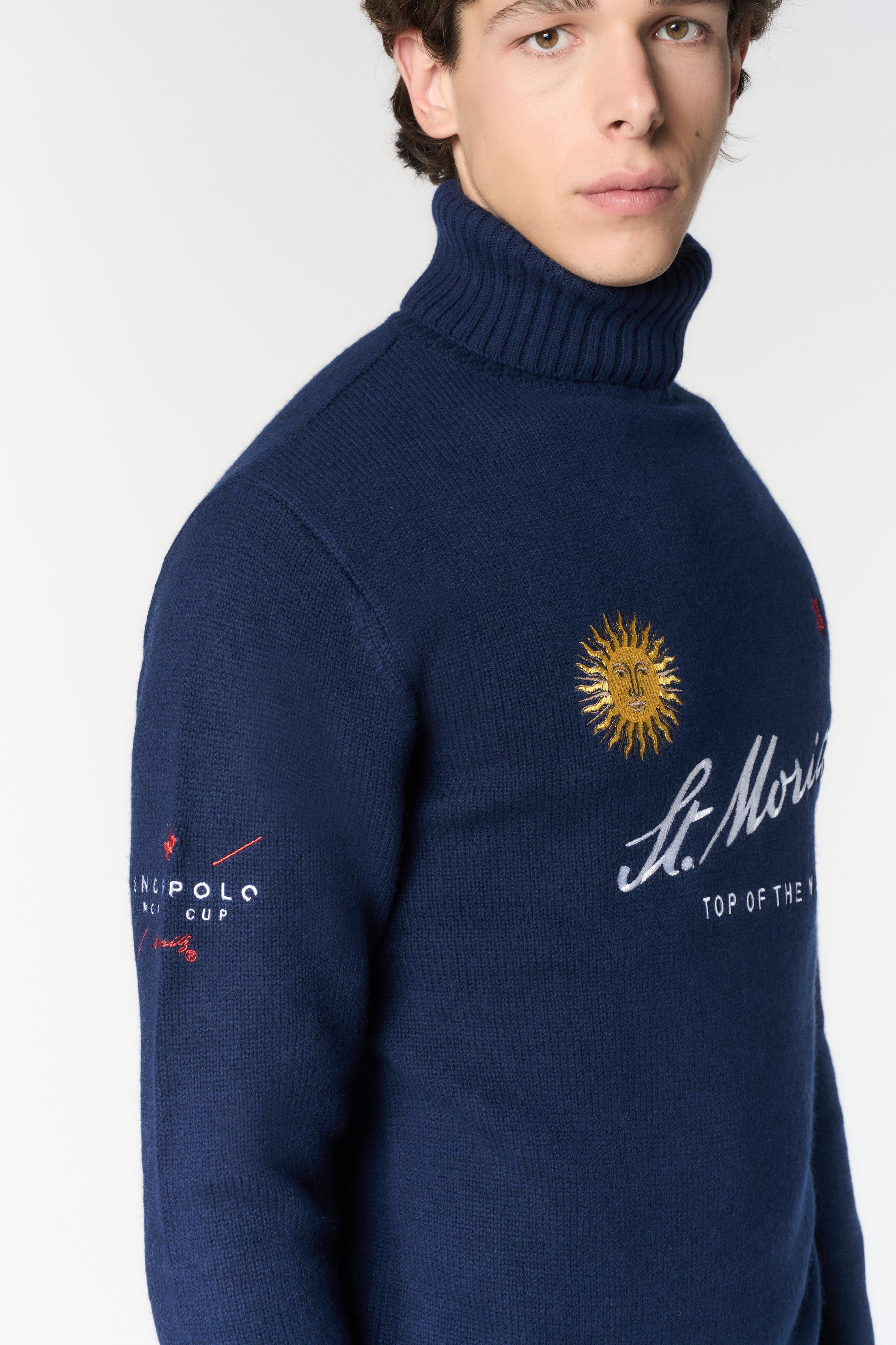 Maglia dolcevita con ricamo frontale limited edition St. Moritz