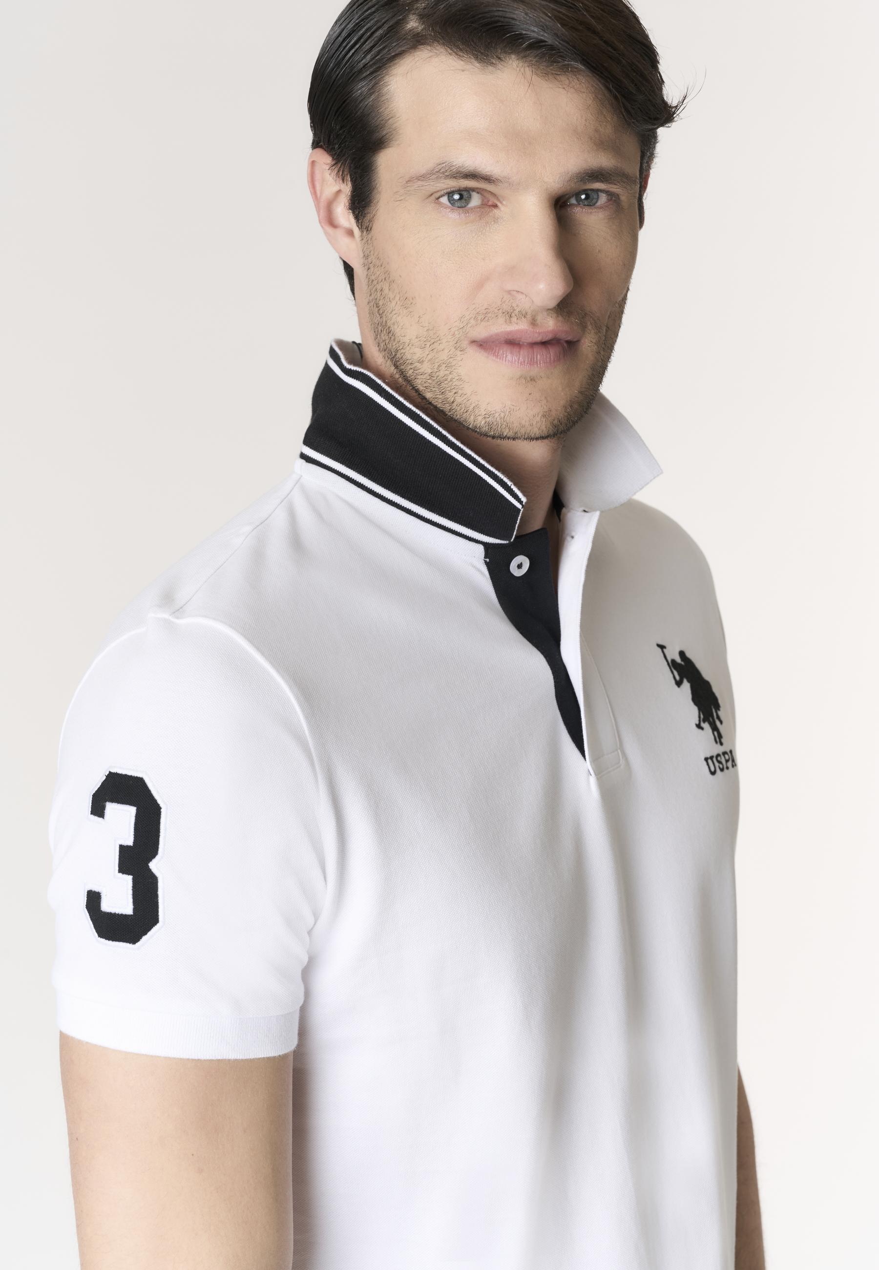 Polo shirt da uomo con logo maxi ricamato e numero