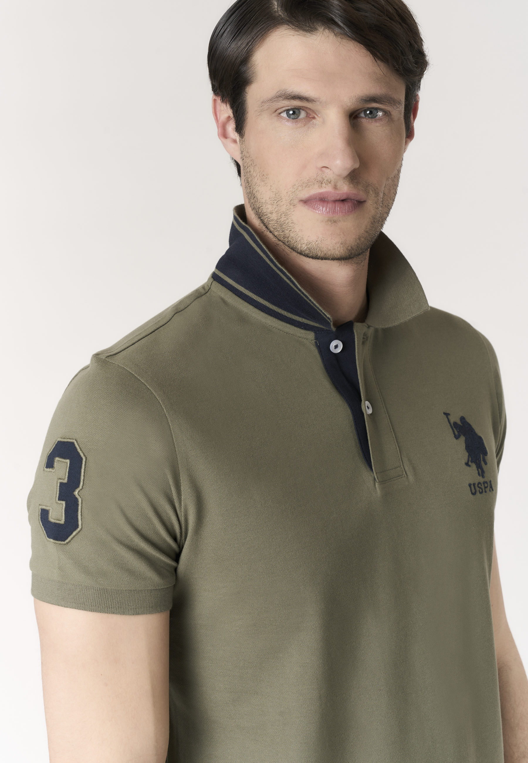 Polo shirt da uomo con logo maxi ricamato e numero