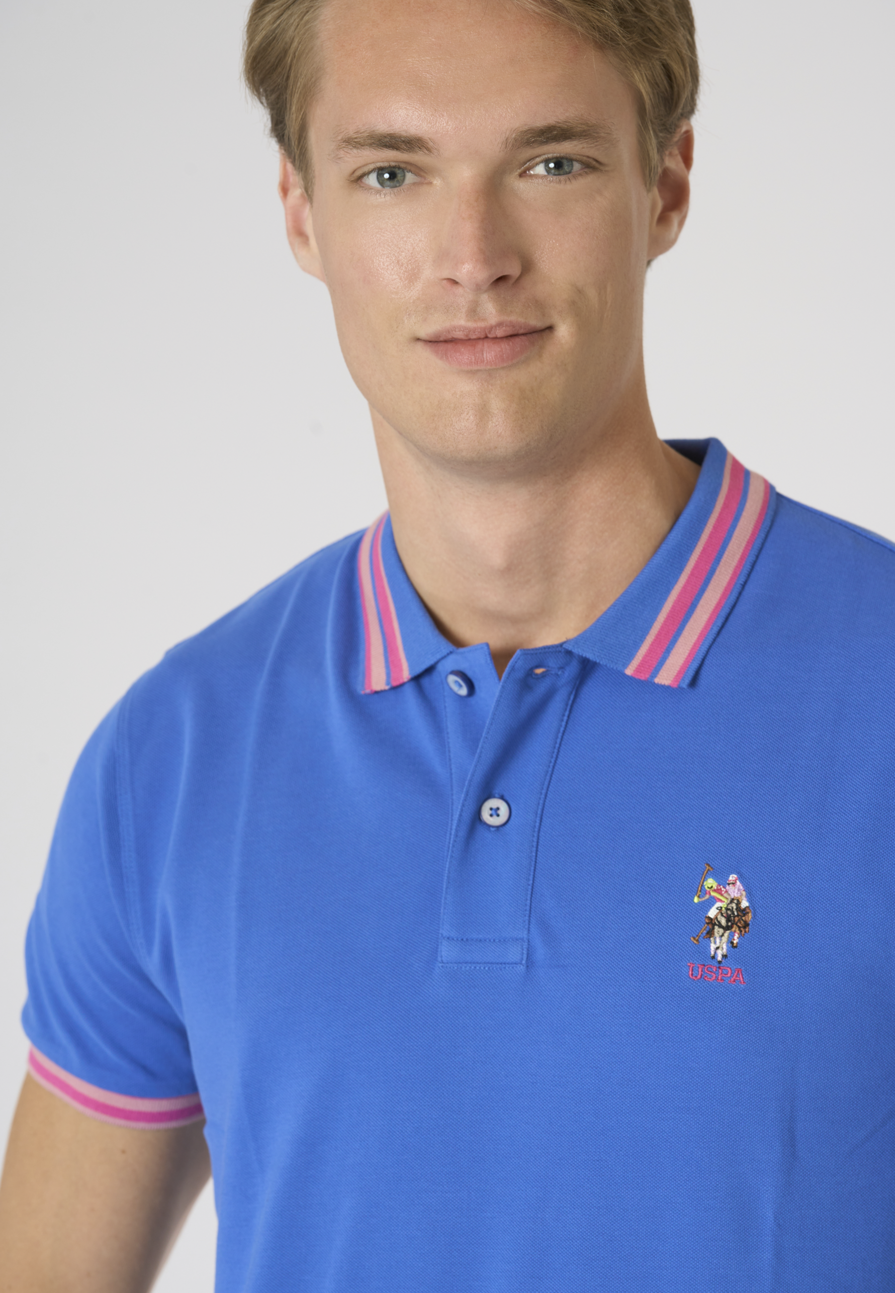Polo shirt a maniche corte con logo colorato e dettagli a contrasto