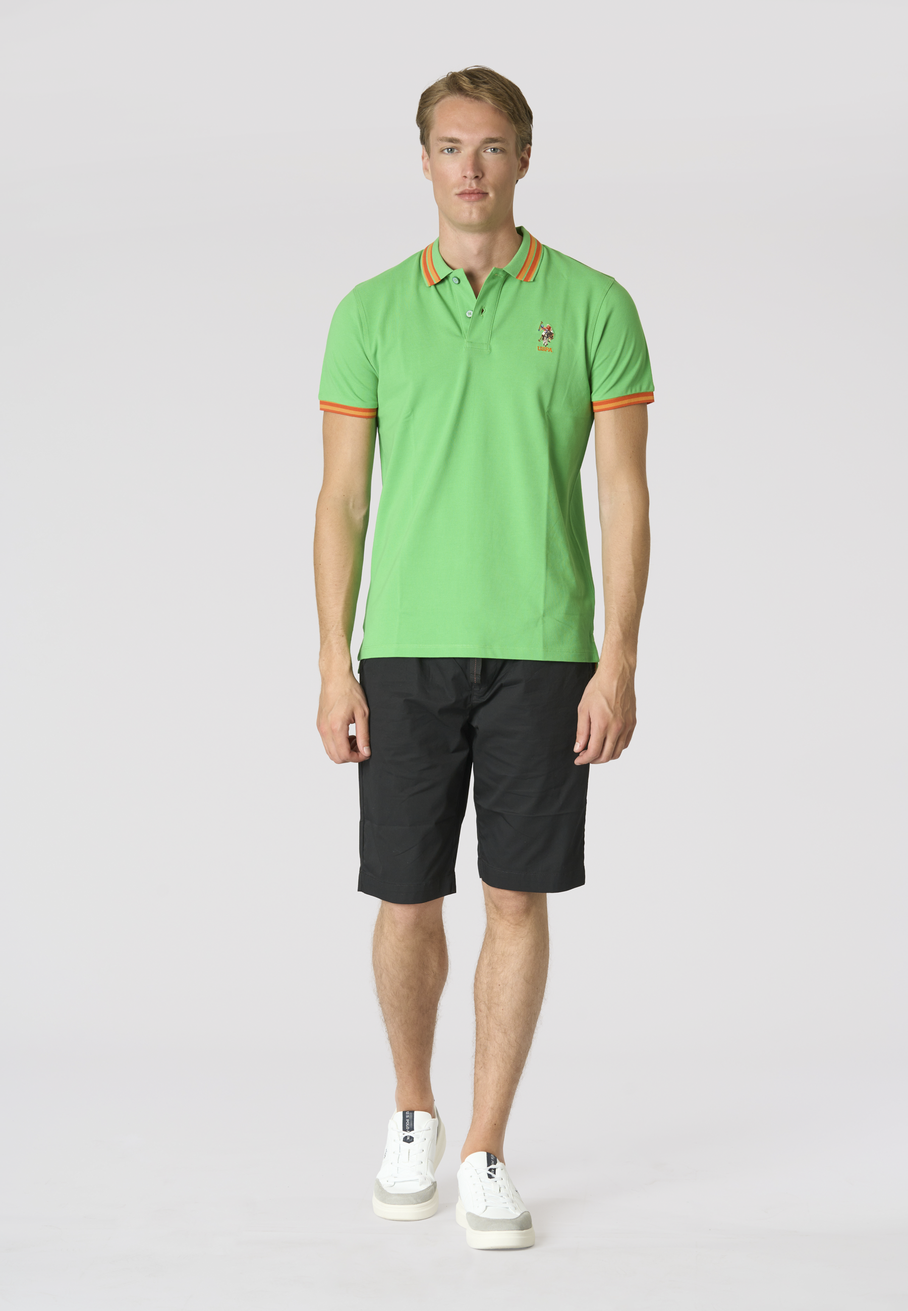 Polo shirt a maniche corte con logo colorato e dettagli a contrasto