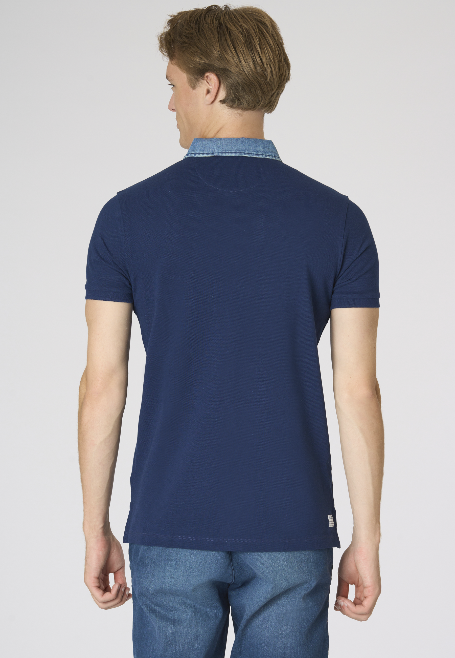 Polo shirt da uomo in cotone indigo con colletto a contrasto e logo